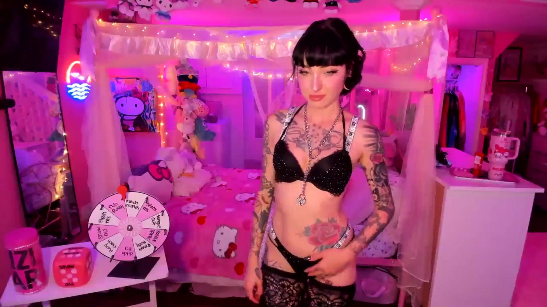Gallery image thumbnail from lovesick's myfreecams stream on, 09/02/2025, 23:23 image 10 of 20