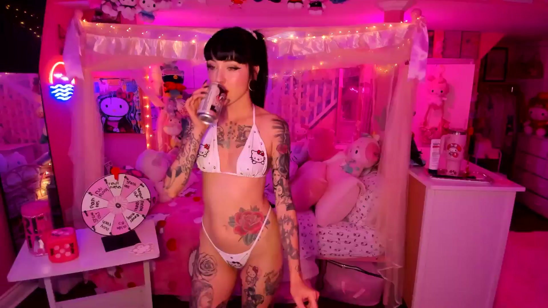 Gallery image thumbnail from lovesick's myfreecams stream on, 09/04/2025, 23:22 image 7 of 20