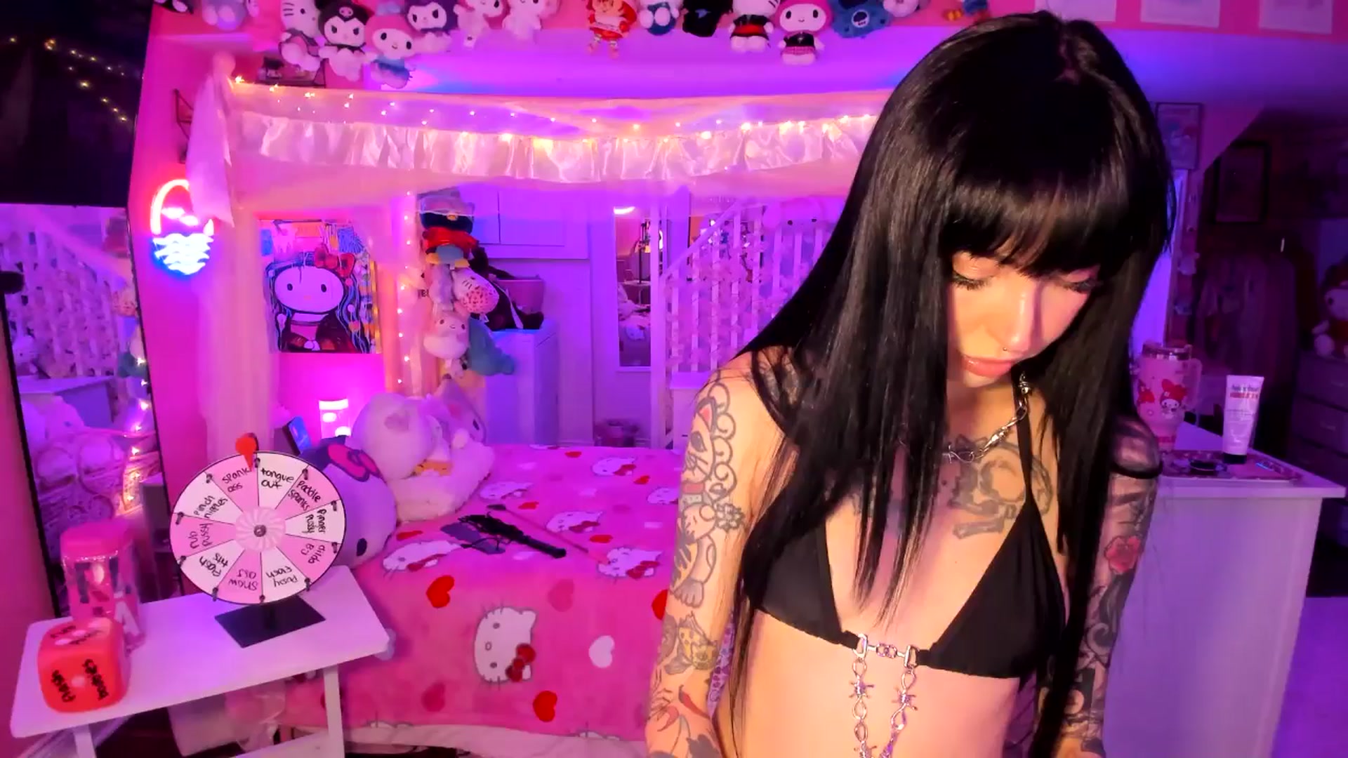 Gallery image thumbnail from lovesick's myfreecams stream on, 09/10/2025, 24:48 image 1 of 20