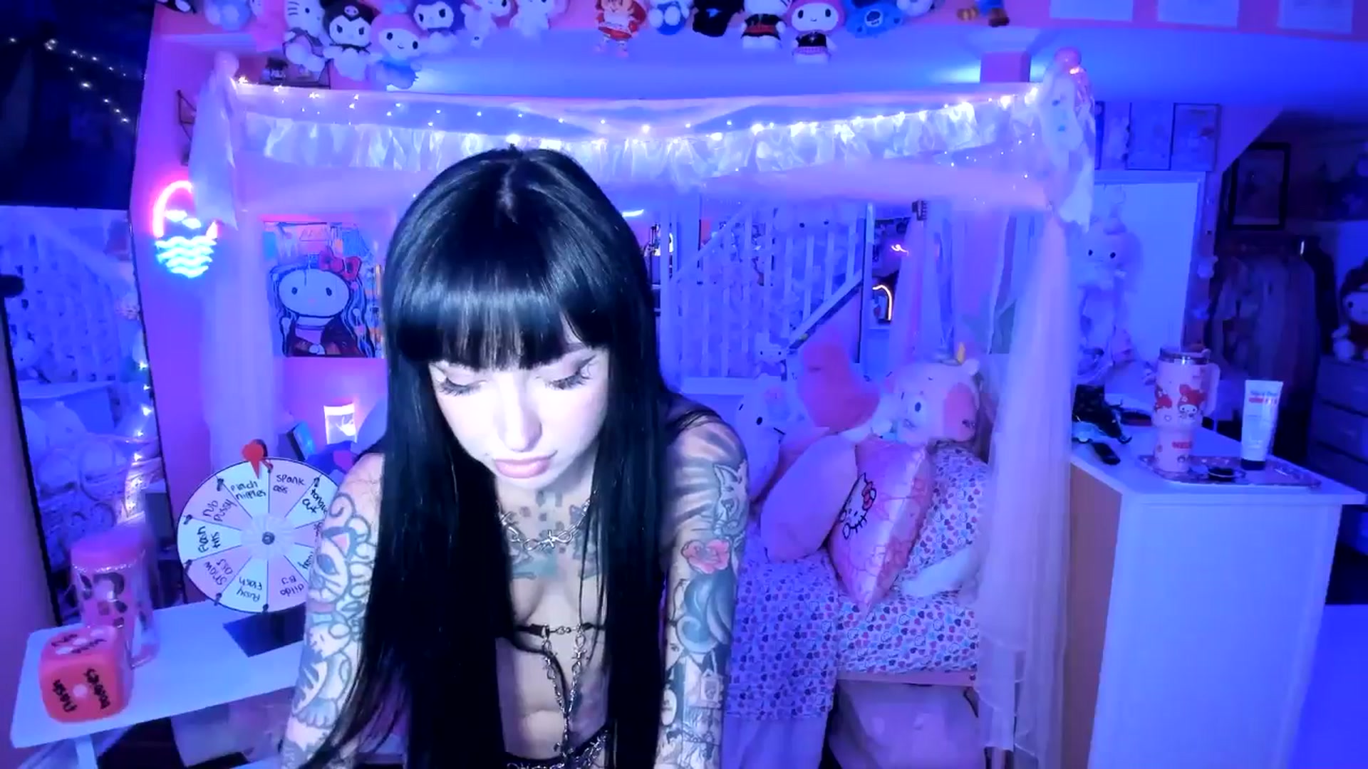Gallery image thumbnail from lovesick's myfreecams stream on, 09/10/2025, 24:48 image 12 of 20