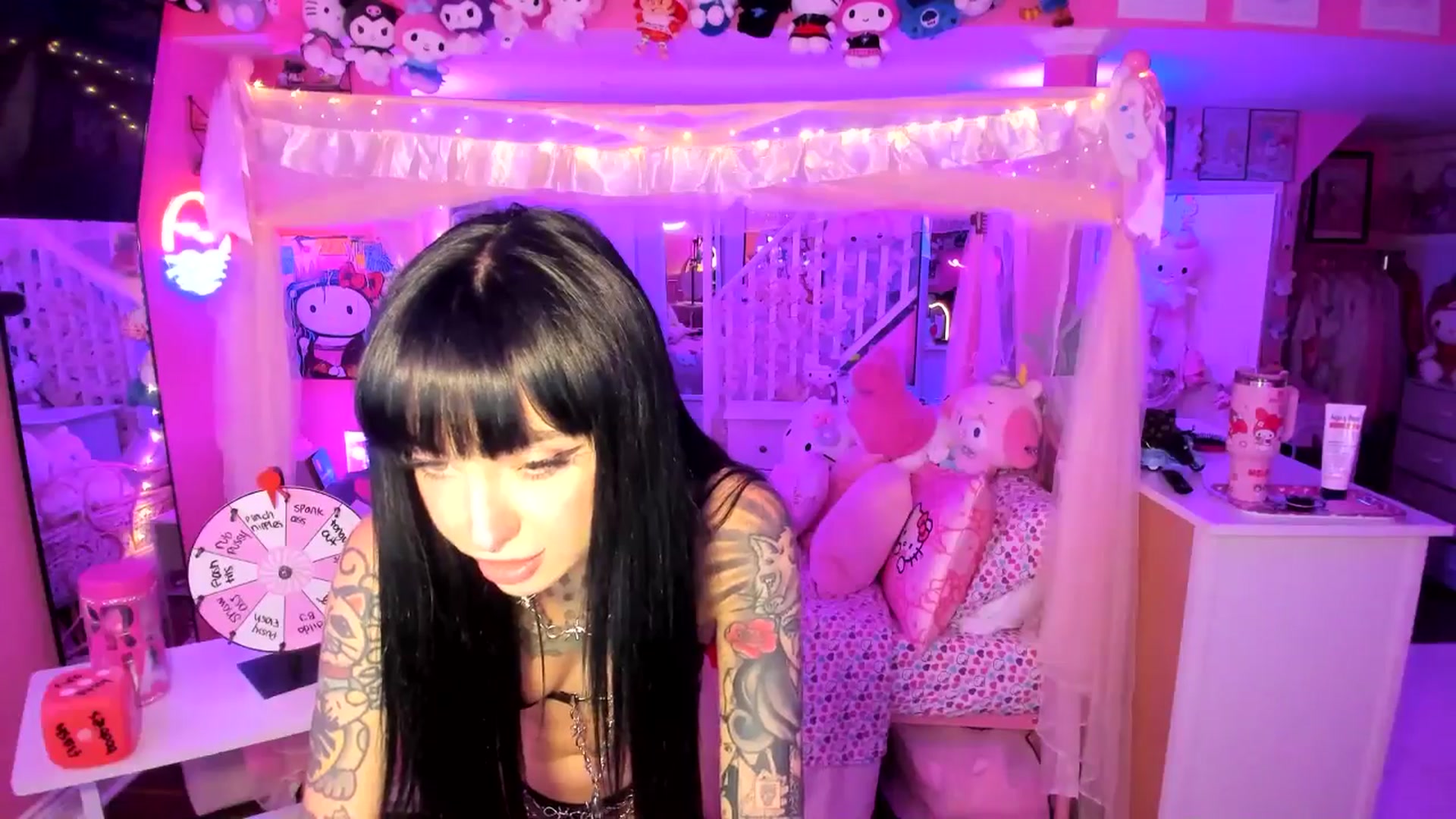Gallery image thumbnail from lovesick's myfreecams stream on, 09/10/2025, 24:48 image 9 of 20
