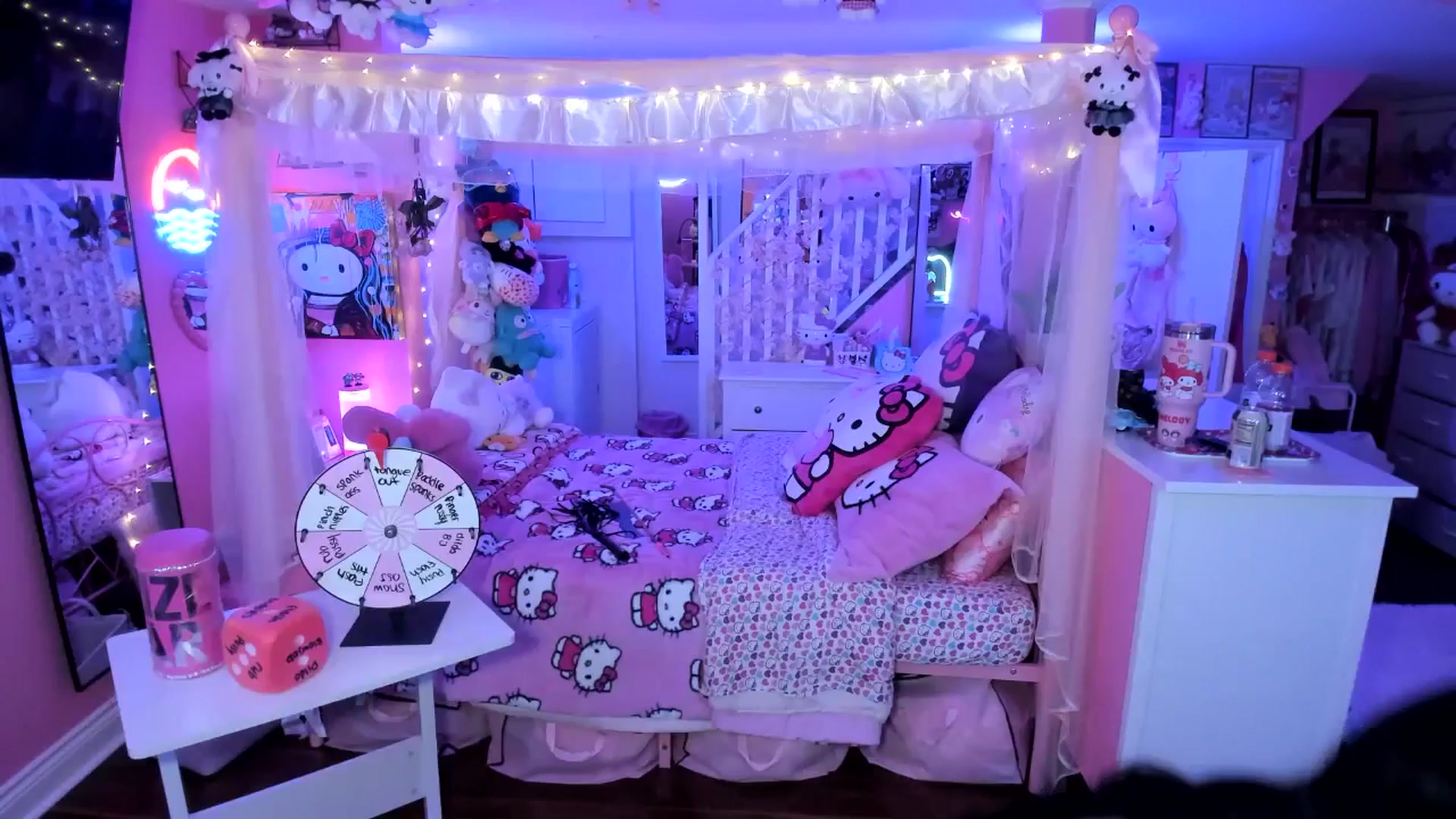 Gallery image thumbnail from lovesick's myfreecams stream on, 09/22/2025, 02:08 image 11 of 20