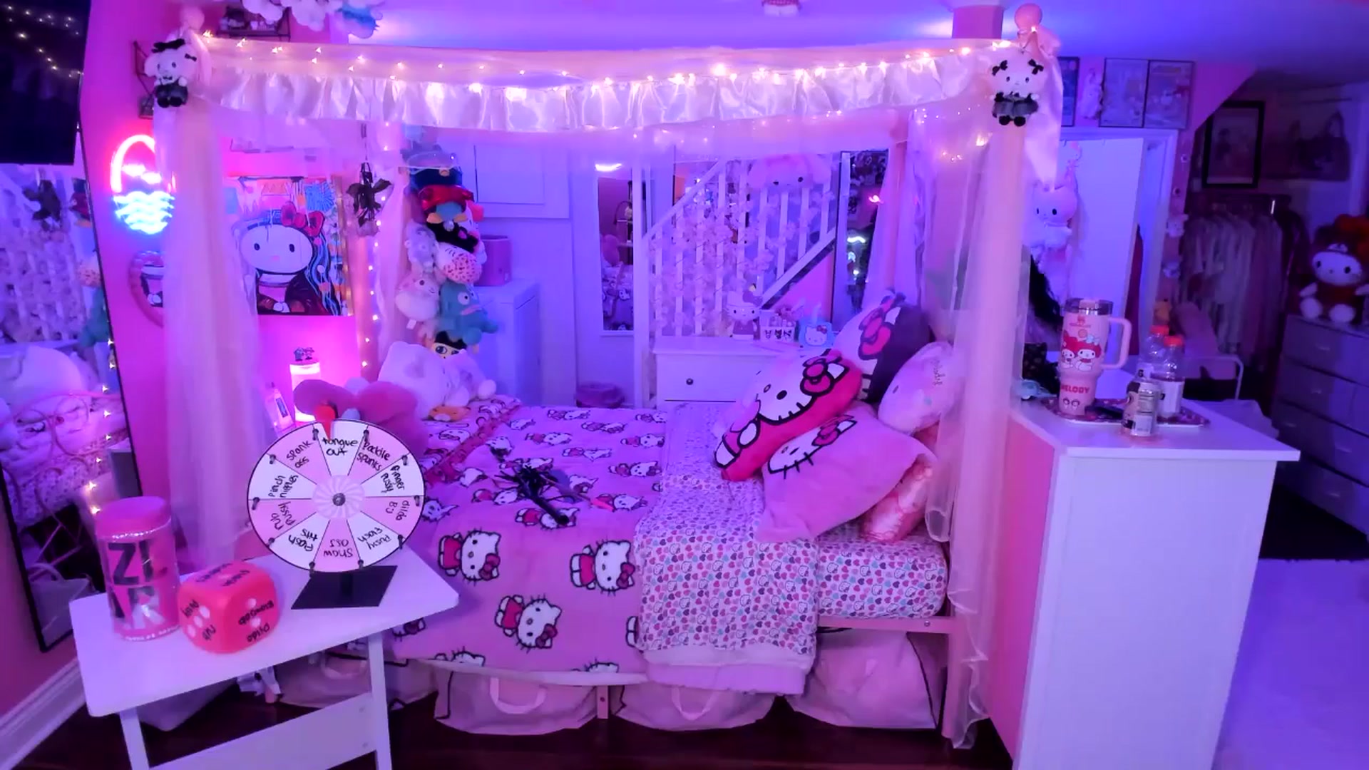Gallery image thumbnail from lovesick's myfreecams stream on, 09/22/2025, 02:08 image 4 of 20