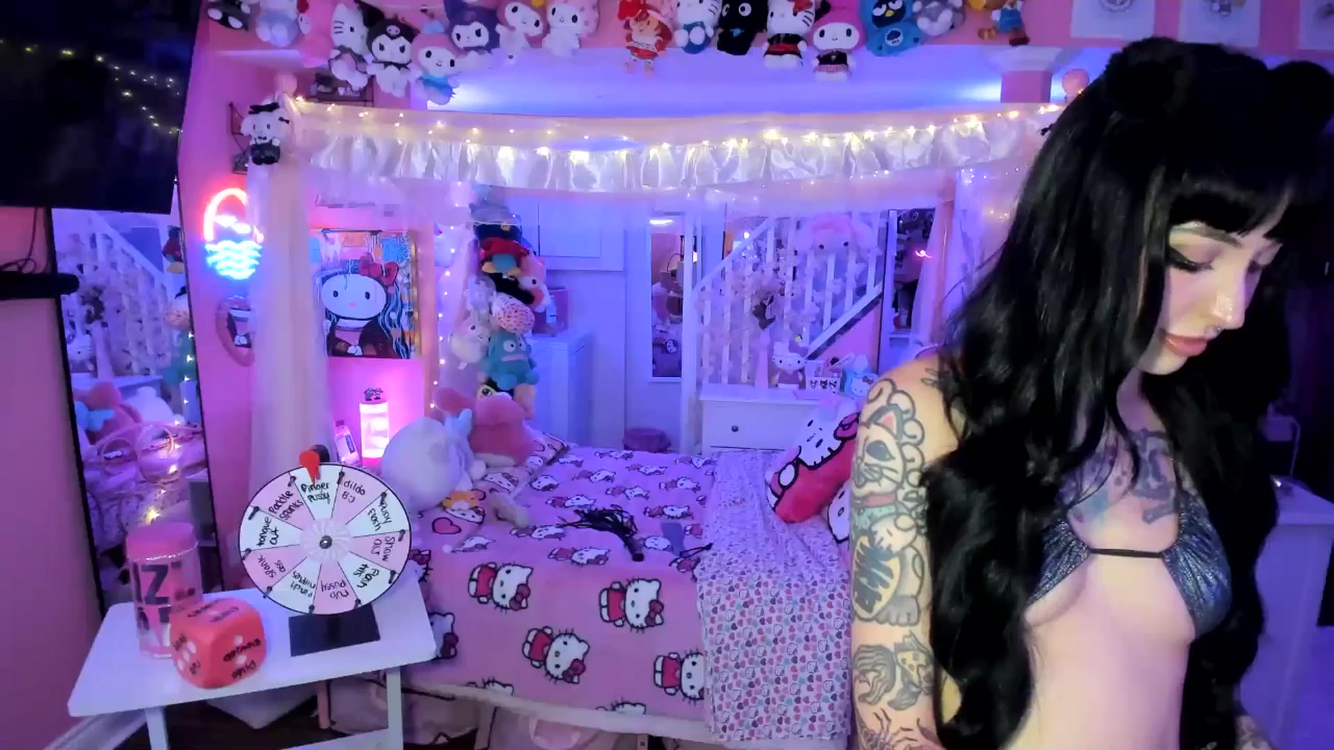 Gallery image thumbnail from lovesick's myfreecams stream on, 09/23/2025, 01:33 image 13 of 20