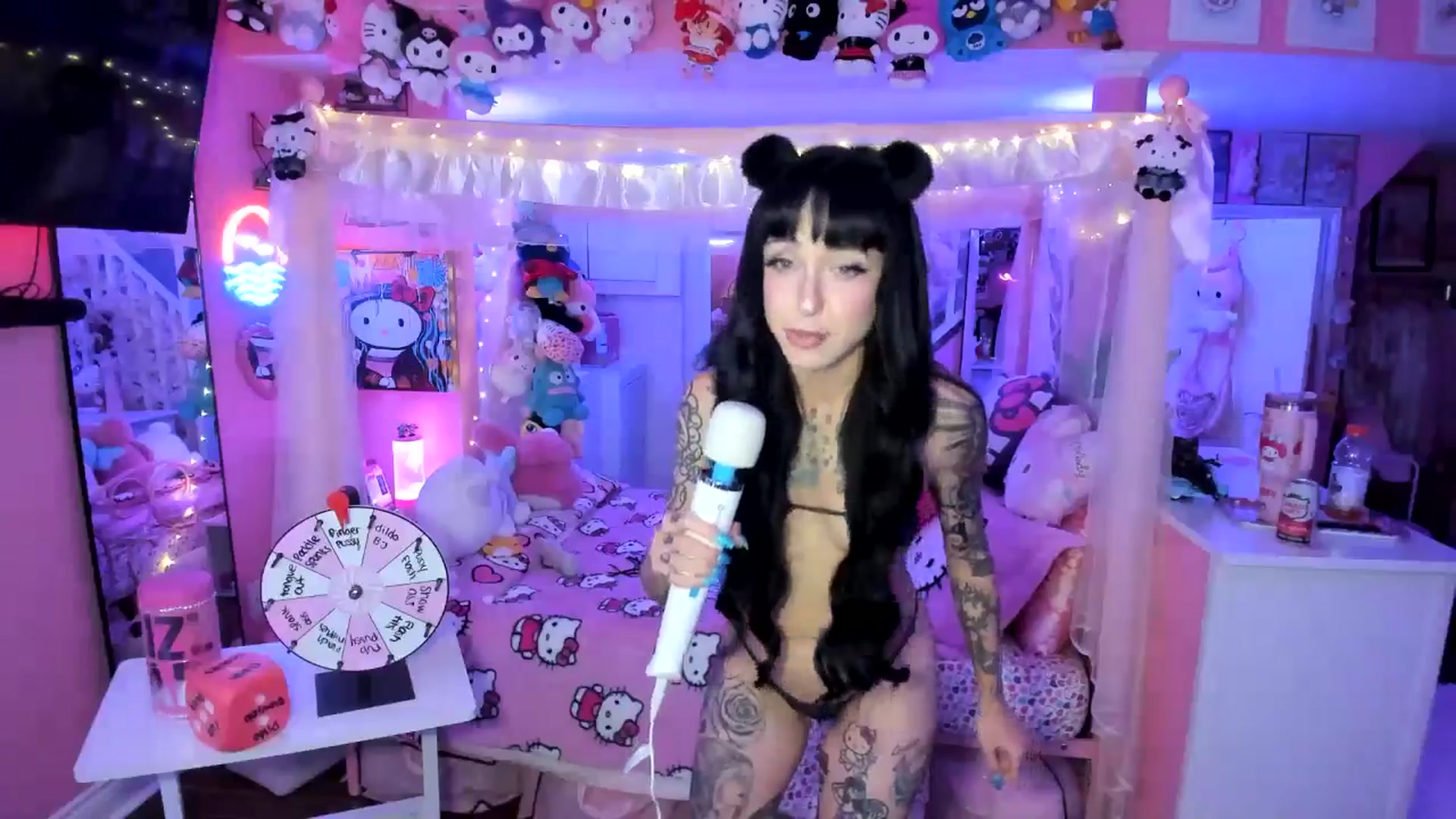 Gallery image thumbnail from lovesick's myfreecams stream on, 09/23/2025, 01:33 image 11 of 20