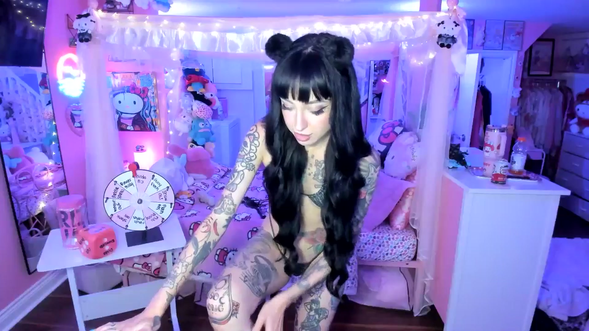 Gallery image thumbnail from lovesick's myfreecams stream on, 09/23/2025, 02:44 image 2 of 20