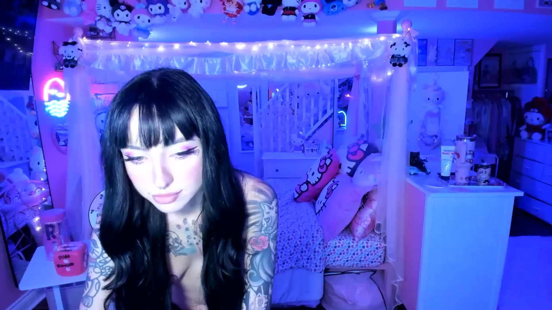 Gallery image thumbnail from lovesick's myfreecams stream on, 09/25/2025, 04:29 image 15 of 20