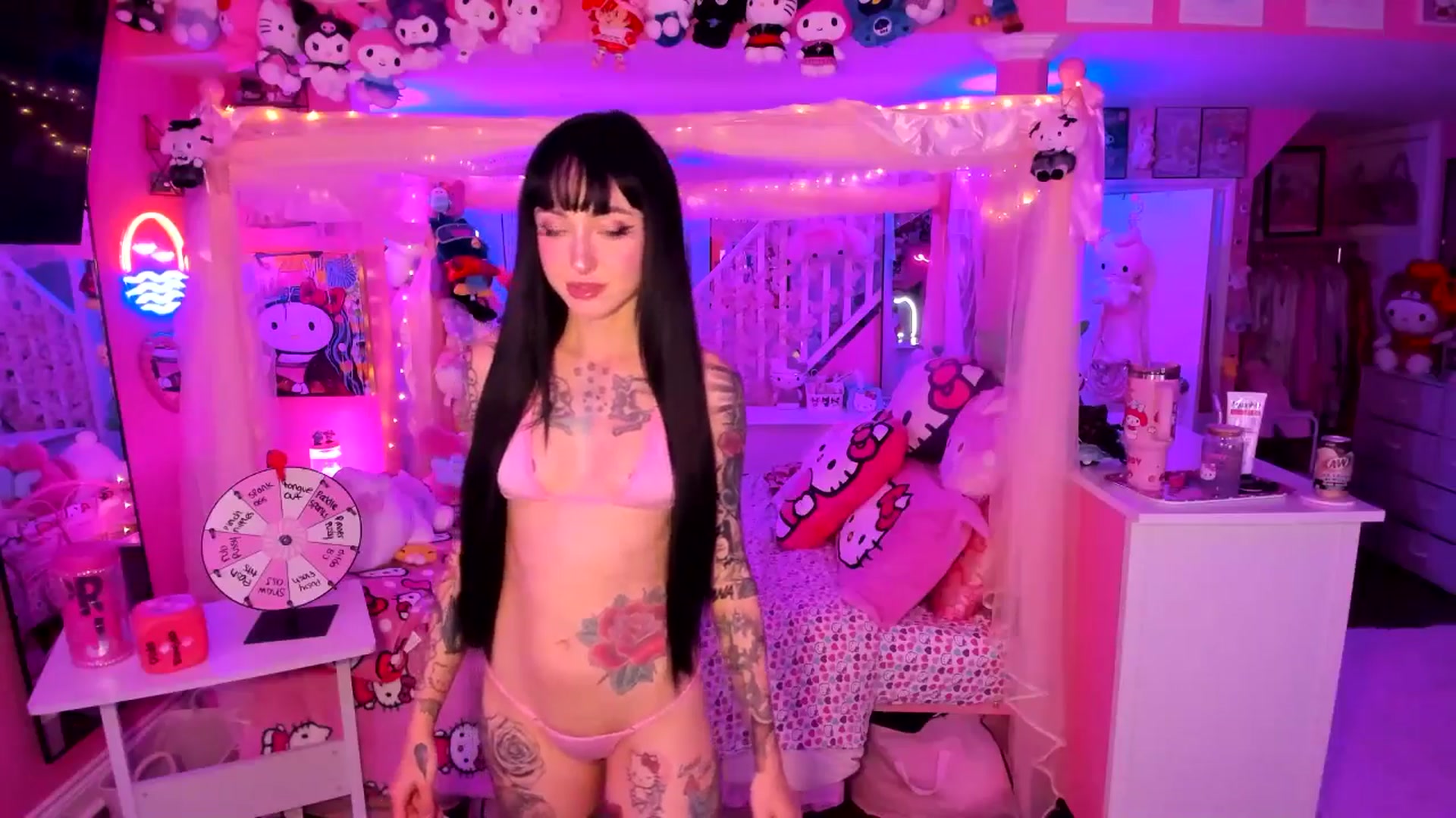 Gallery image thumbnail from lovesick's myfreecams stream on, 09/27/2025, 01:16 image 3 of 20