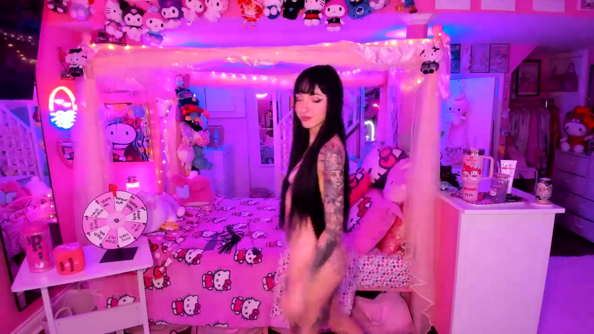 Gallery image thumbnail from lovesick's myfreecams stream on, 09/27/2025, 01:16 image 2 of 20
