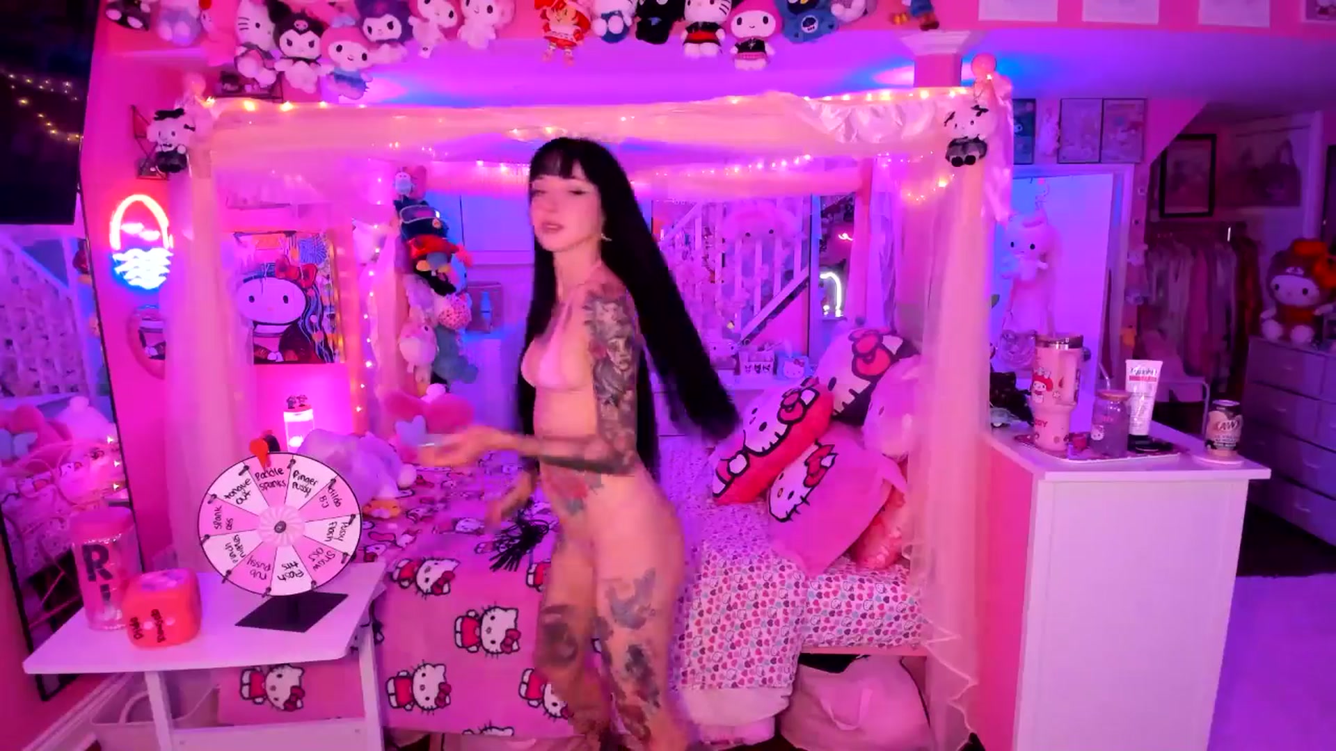 Gallery image thumbnail from lovesick's myfreecams stream on, 09/27/2025, 01:16 image 7 of 20
