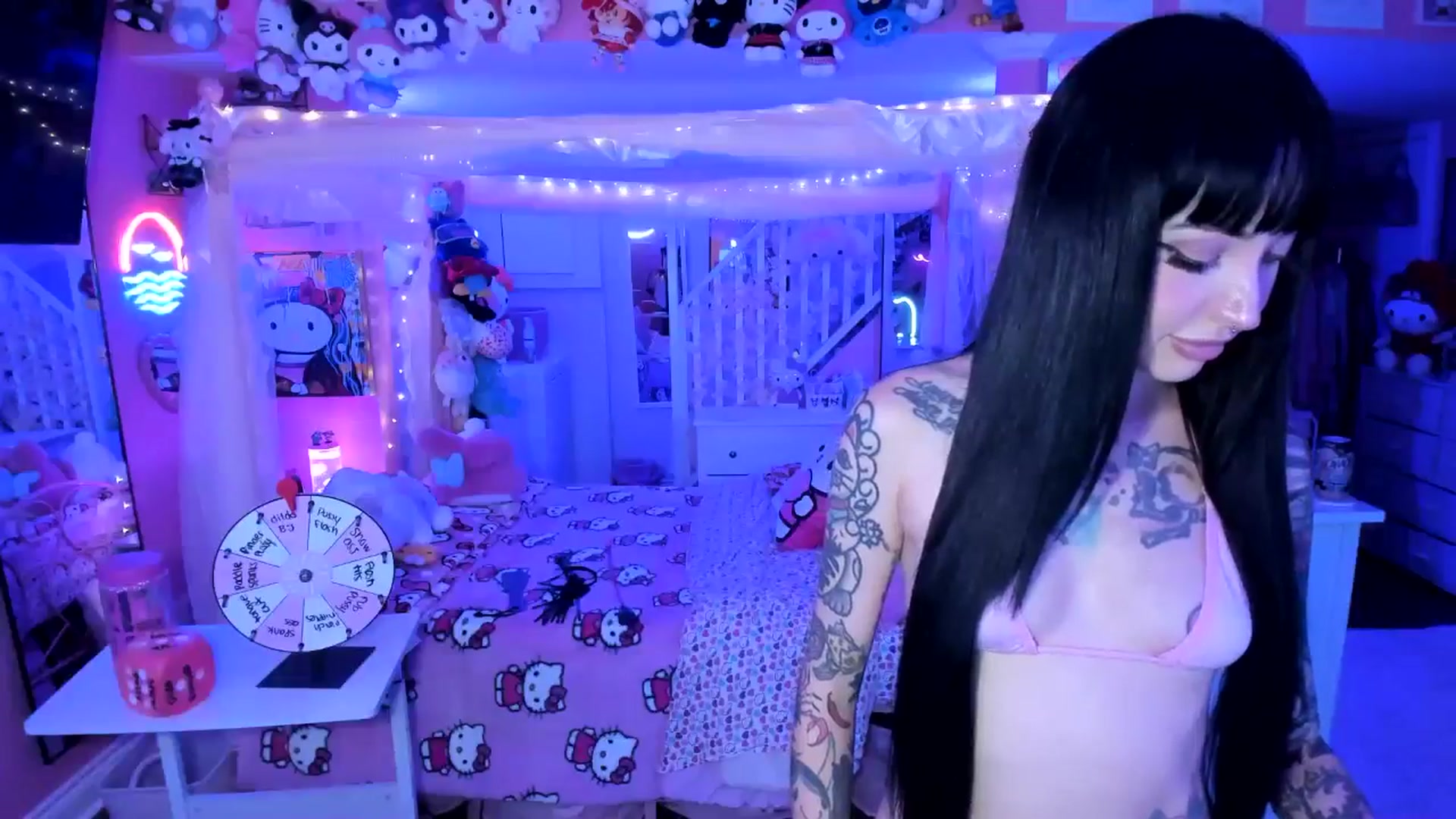 Gallery image thumbnail from lovesick's myfreecams stream on, 09/27/2025, 01:30 image 10 of 20