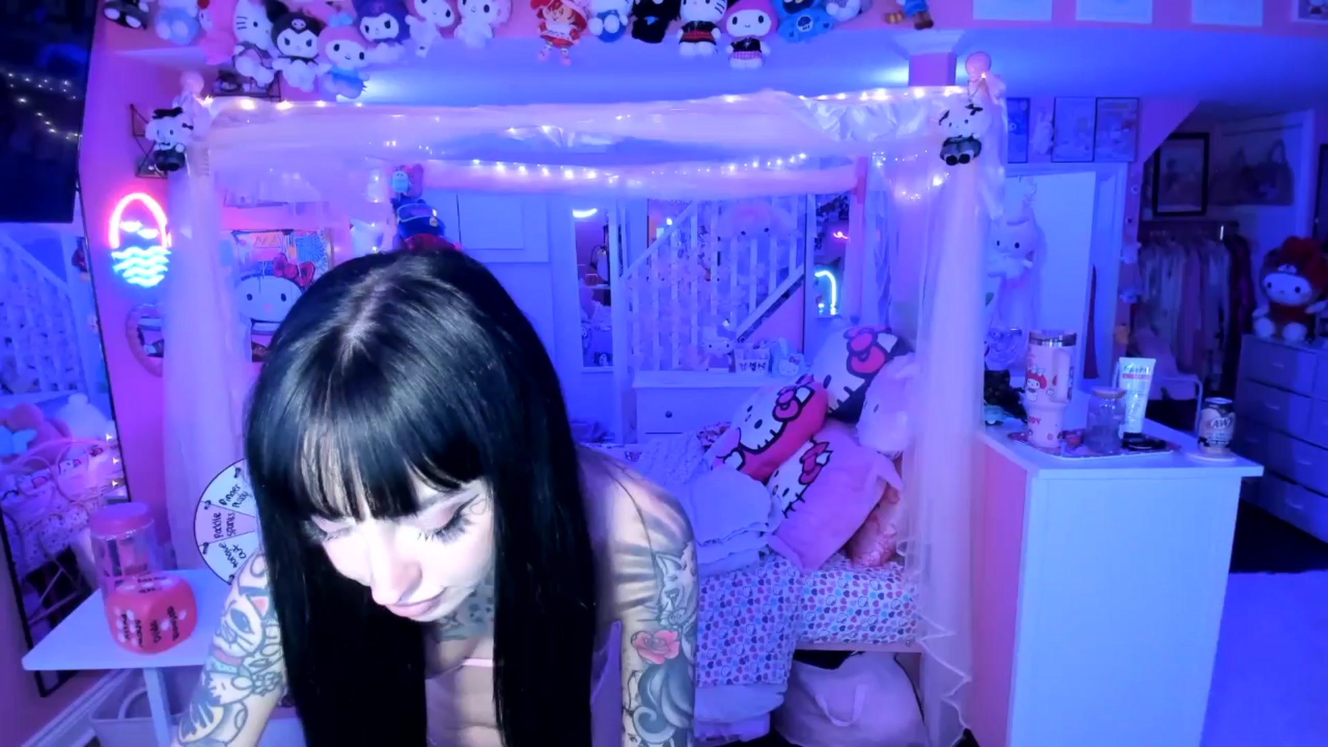 Gallery image thumbnail from lovesick's myfreecams stream on, 09/27/2025, 01:30 image 20 of 20