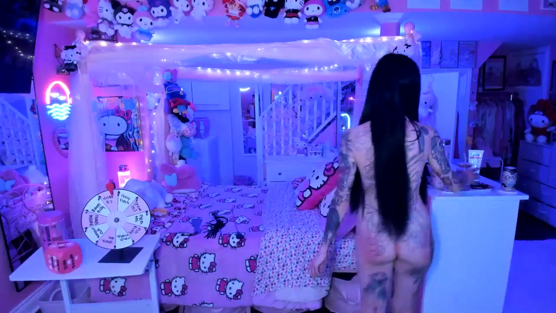 Gallery image thumbnail from lovesick's myfreecams stream on, 09/27/2025, 01:30 image 14 of 20