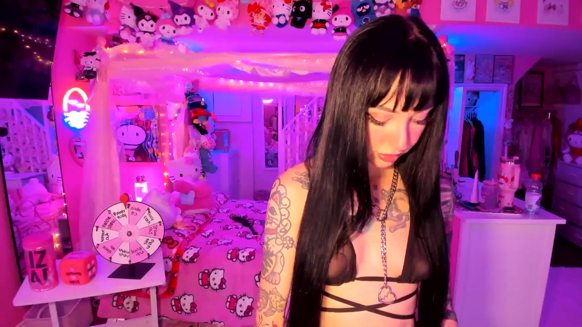 Gallery image thumbnail from lovesick's myfreecams stream on, 09/29/2025, 24:00 image 2 of 20