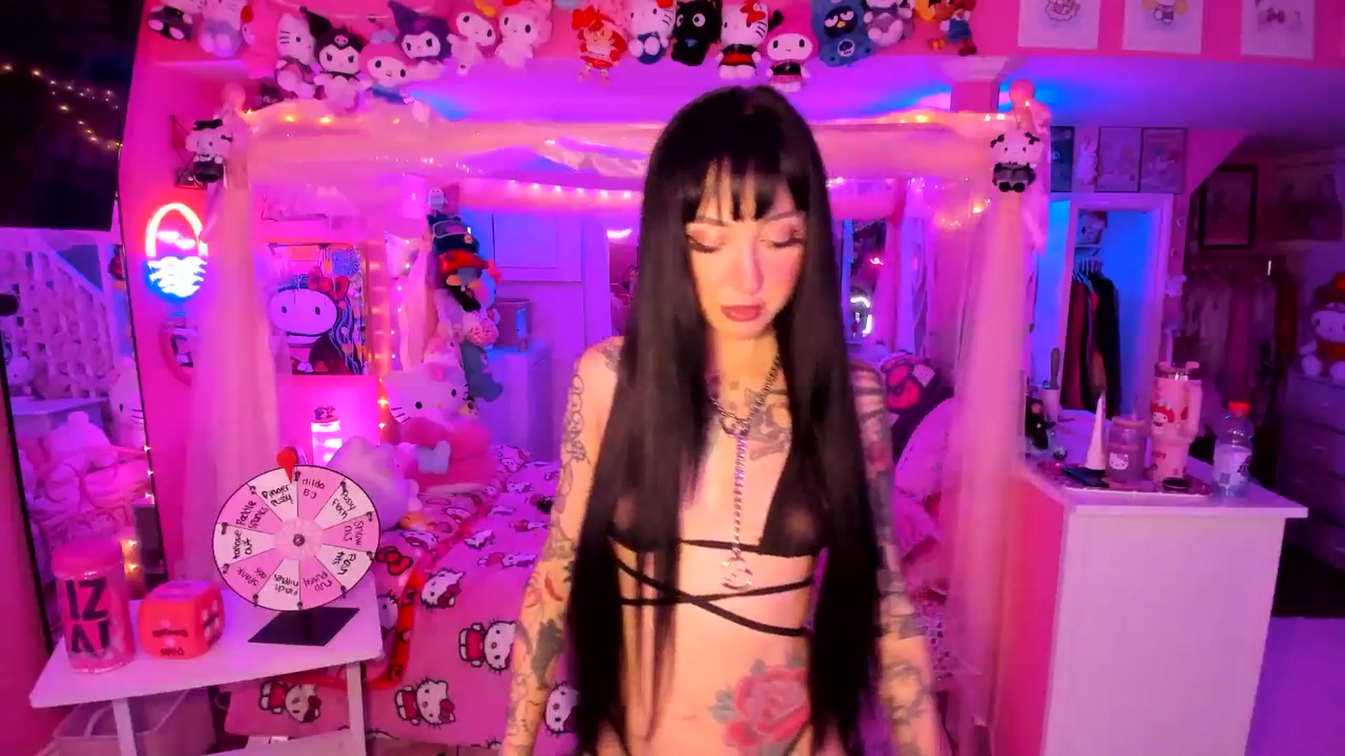 Gallery image thumbnail from lovesick's myfreecams stream on, 09/29/2025, 24:00 image 4 of 20