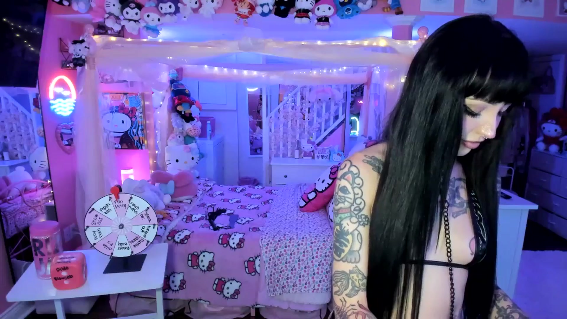 Gallery image thumbnail from lovesick's myfreecams stream on, 10/03/2025, 01:30 image 15 of 20