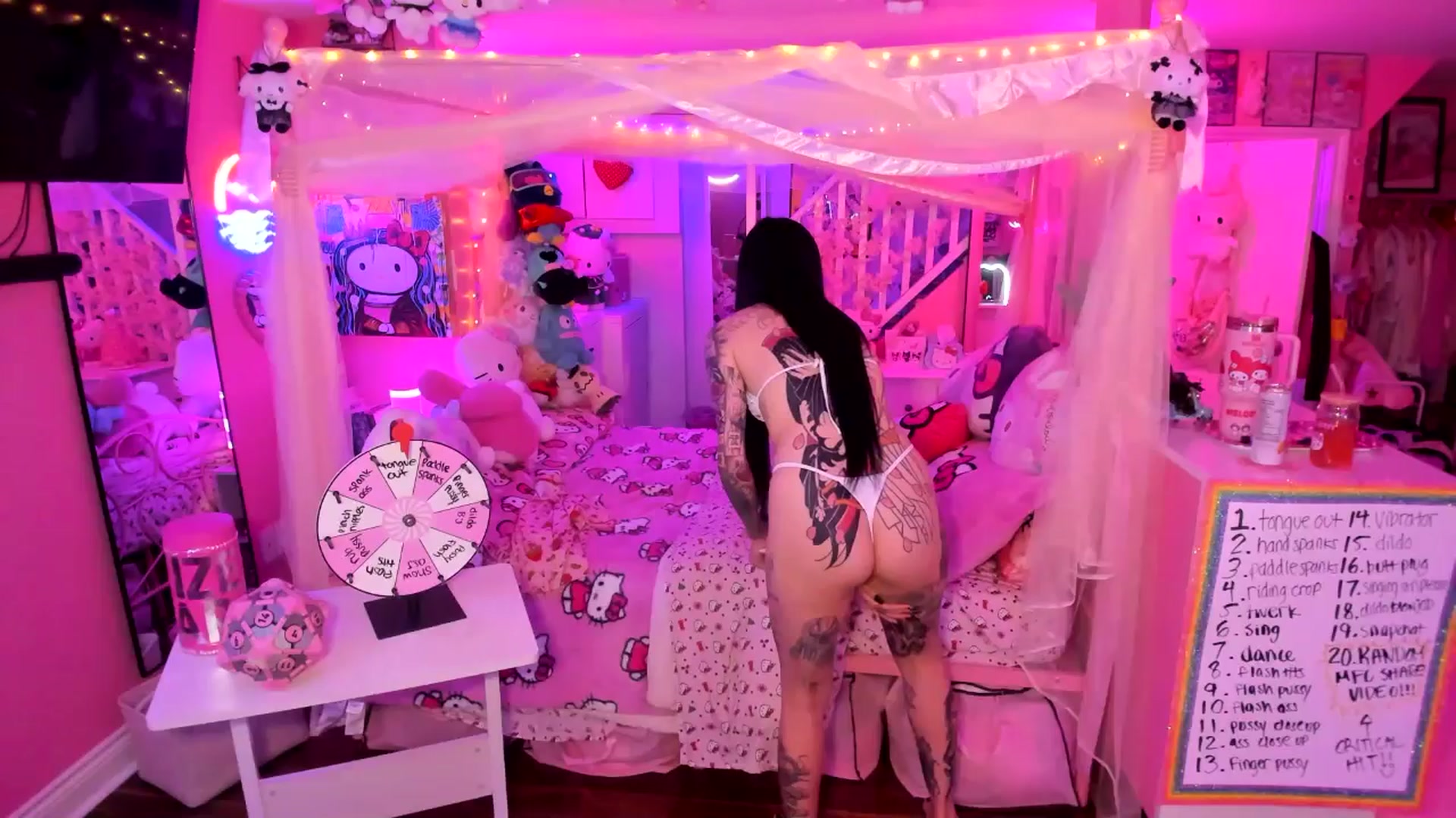 Gallery image thumbnail from lovesick's myfreecams stream on, 11/16/2025, 24:00 image 7 of 20