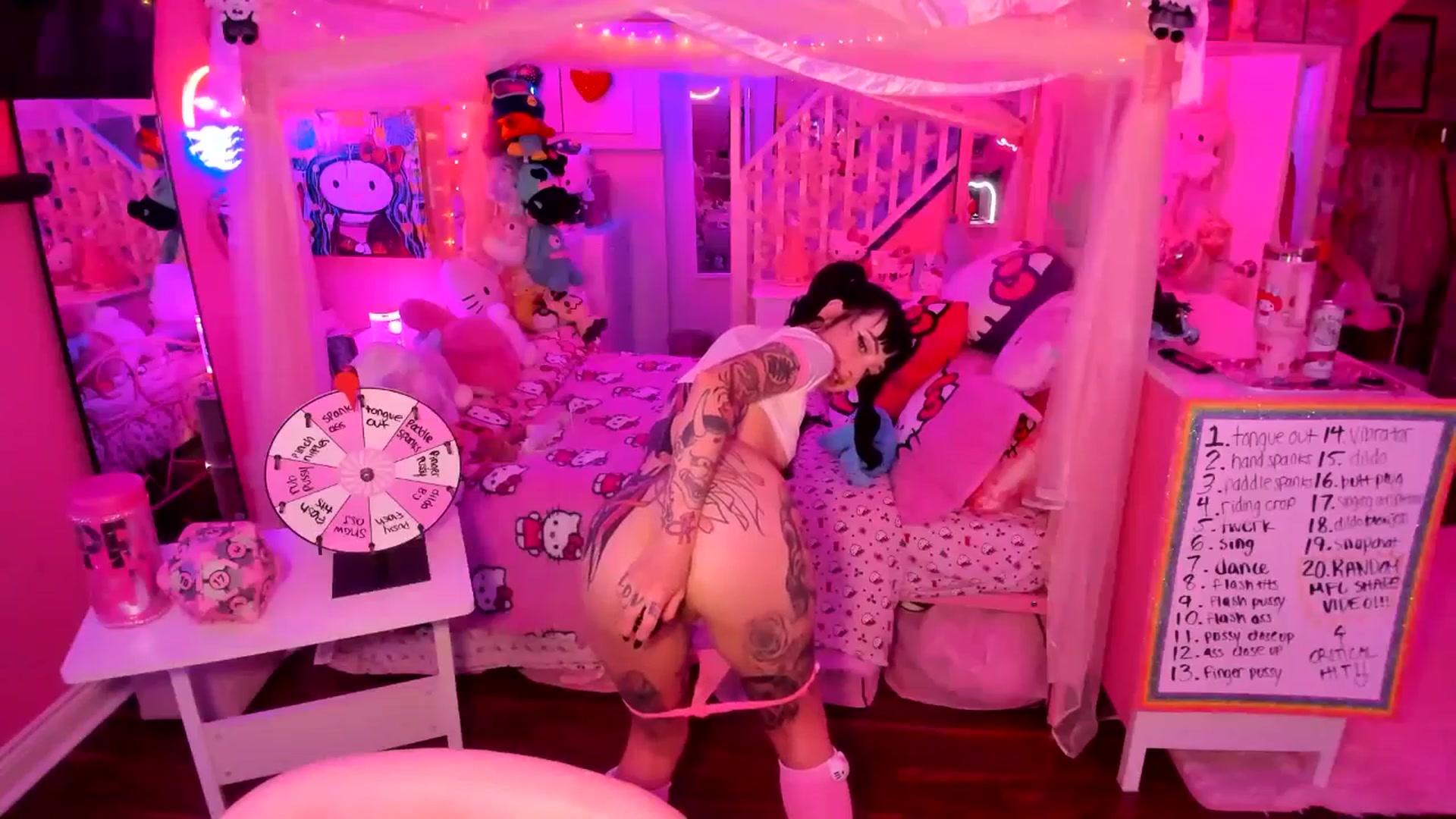 Gallery image thumbnail from lovesick's myfreecams stream on, 11/17/2025, 24:06 image 7 of 20