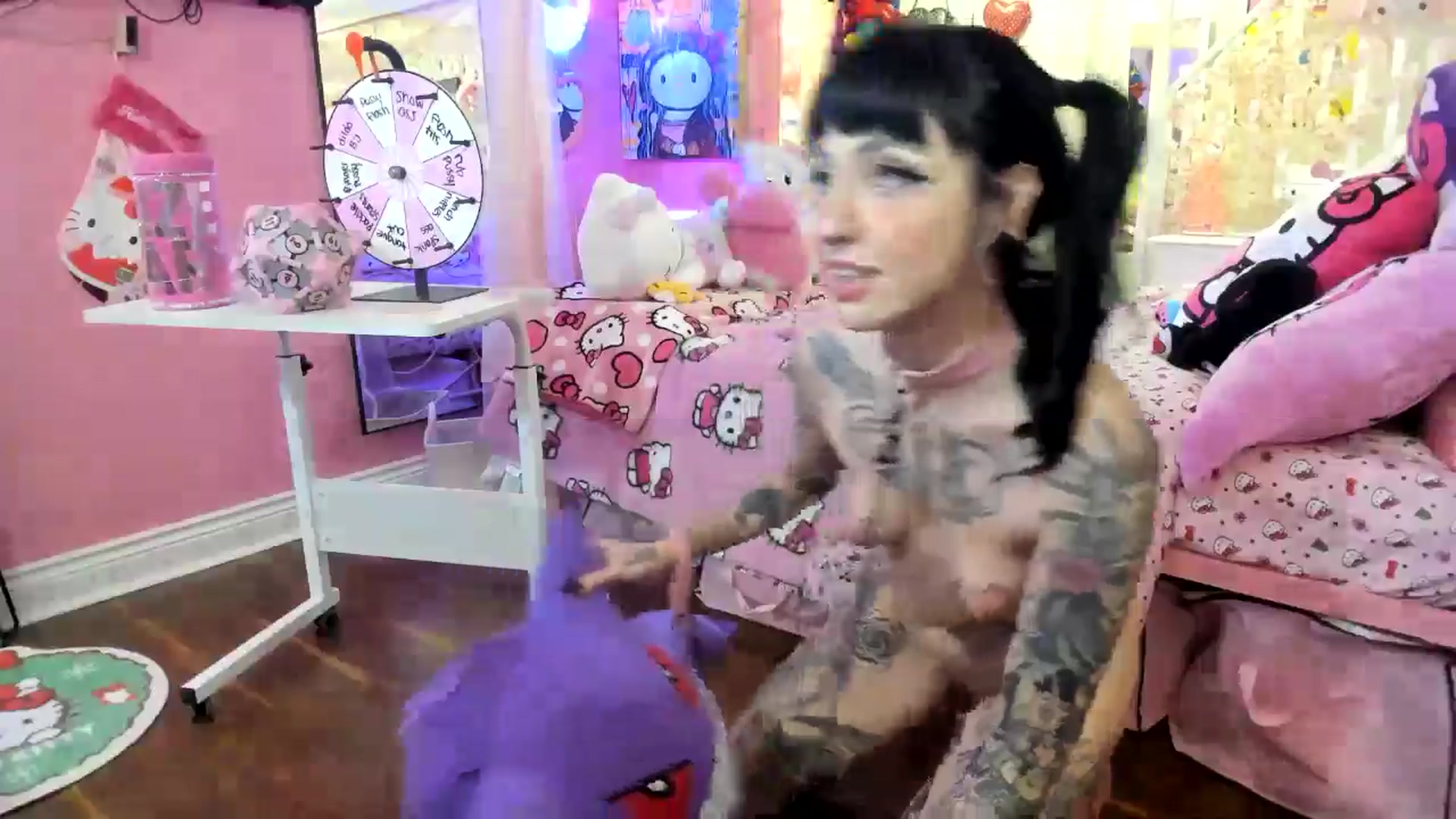 Gallery image thumbnail from lovesick's myfreecams stream on, 11/26/2025, 03:00 image 10 of 20