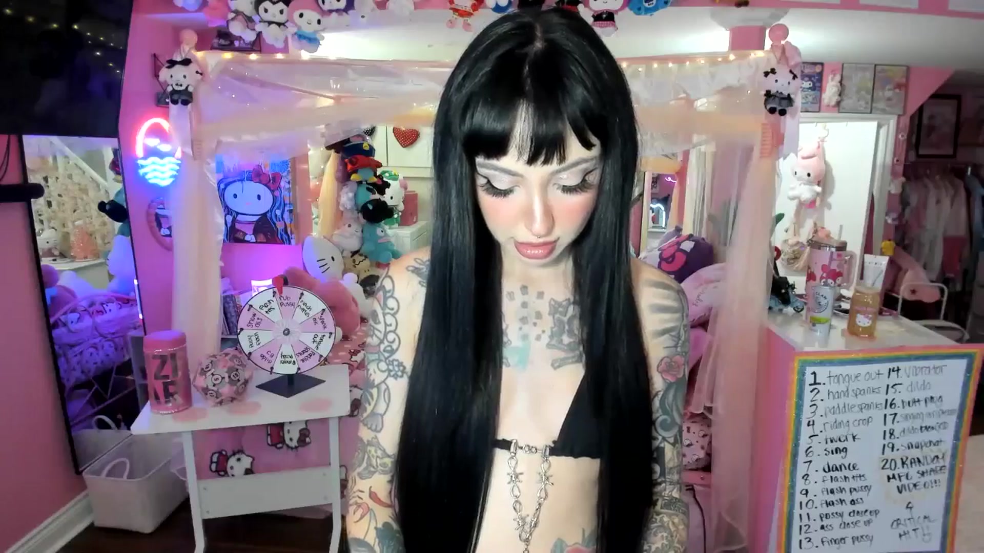 Gallery image thumbnail from lovesick's myfreecams stream on, 11/29/2025, 02:52 image 13 of 20