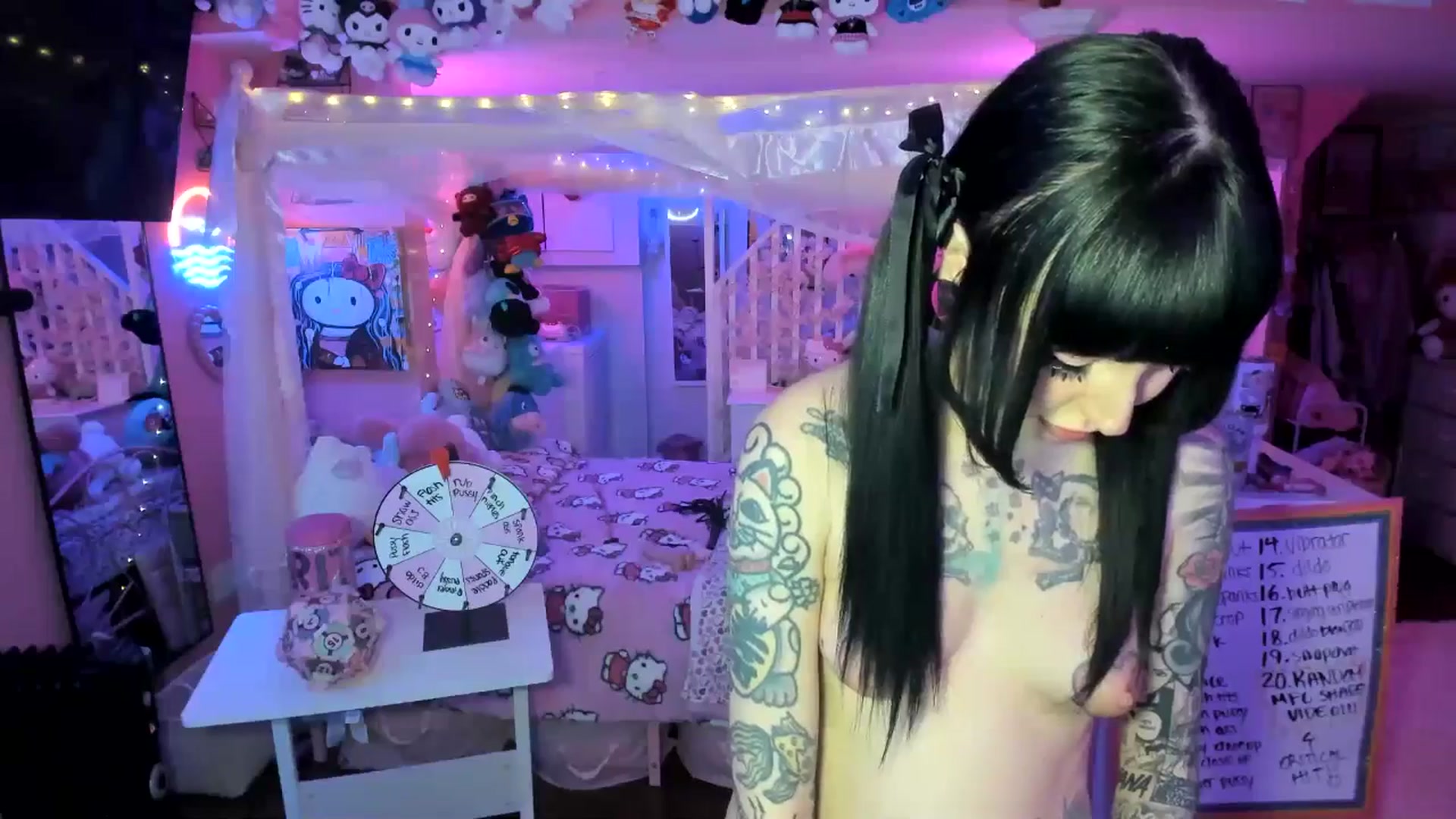 Gallery image thumbnail from lovesick's myfreecams stream on, 01/27/2026, 02:22 image 16 of 20