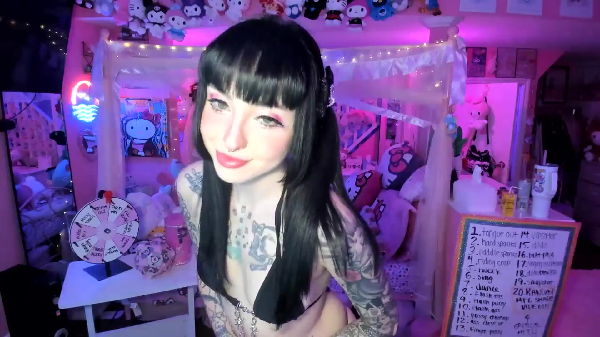 Gallery image thumbnail from lovesick's myfreecams stream on, 02/01/2026, 03:05 image 13 of 20