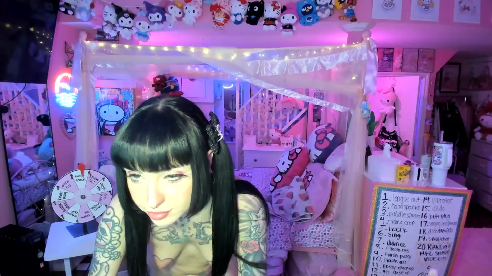 Gallery image thumbnail from lovesick's myfreecams stream on, 02/01/2026, 03:05 image 18 of 20