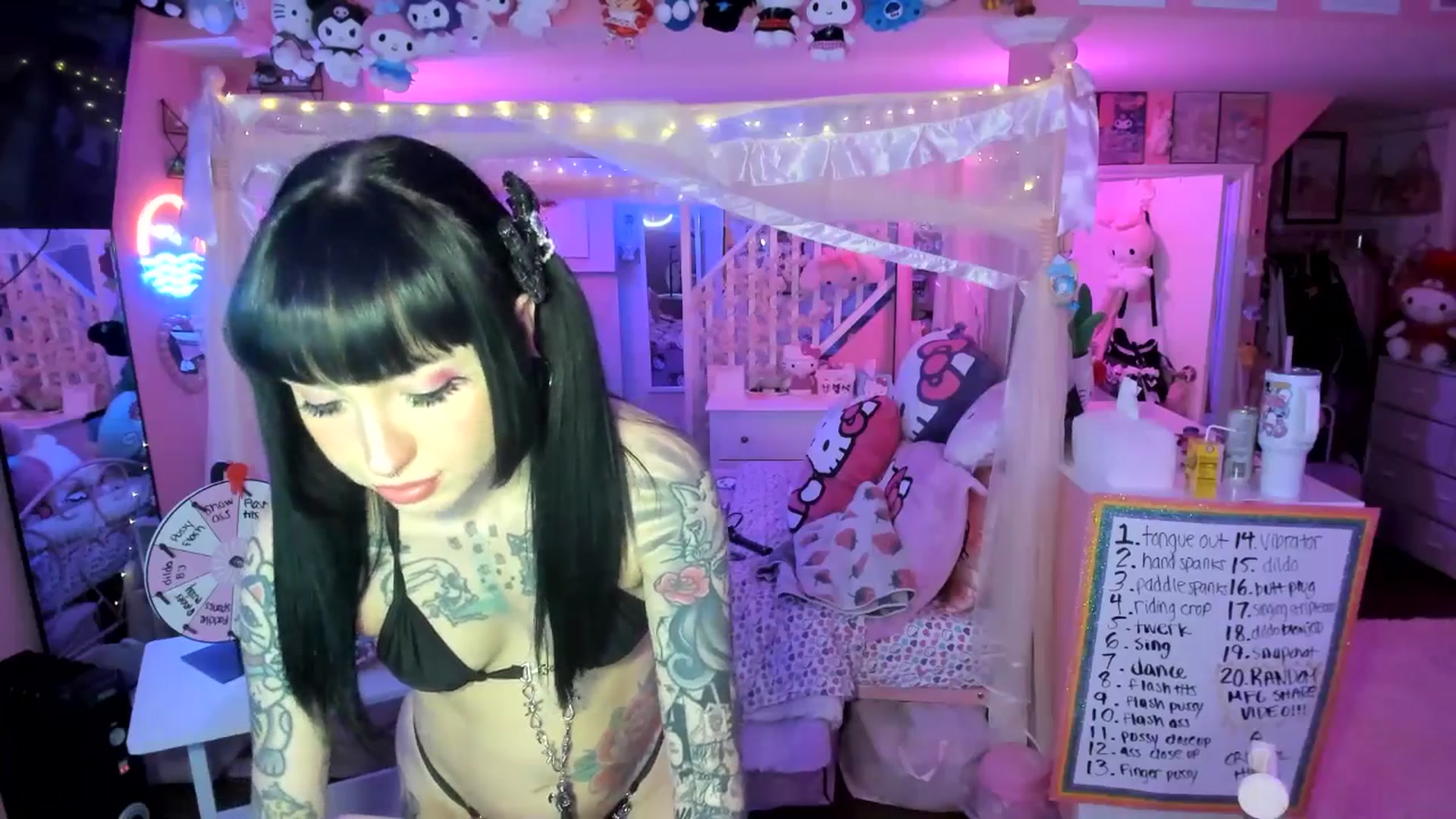Gallery image thumbnail from lovesick's myfreecams stream on, 02/01/2026, 03:05 image 15 of 20