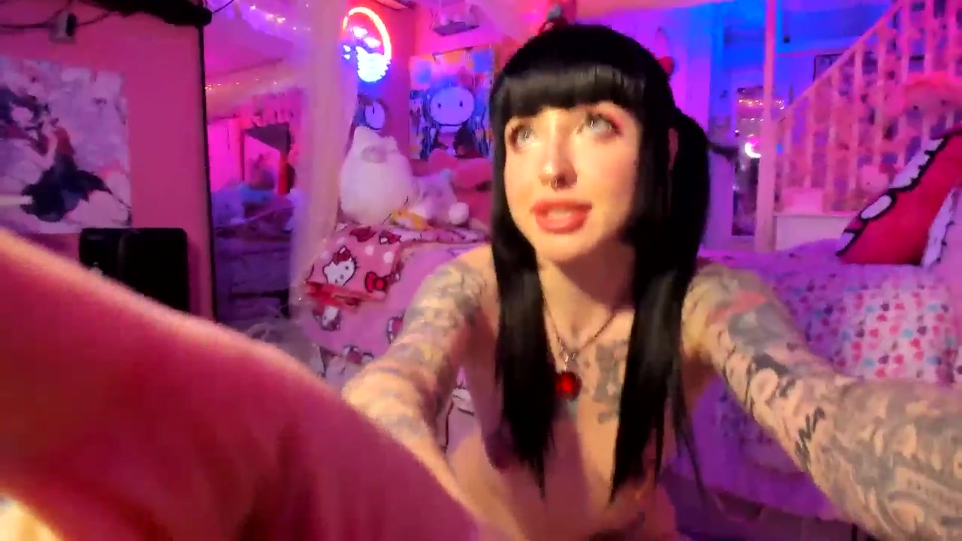 Gallery image thumbnail from lovesick's myfreecams stream on, 02/14/2026, 02:25 image 6 of 20
