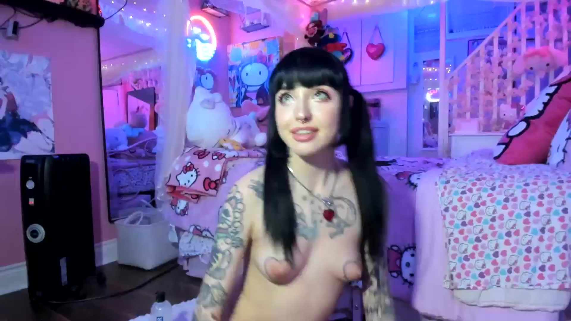 Gallery image thumbnail from lovesick's myfreecams stream on, 02/14/2026, 02:25 image 20 of 20