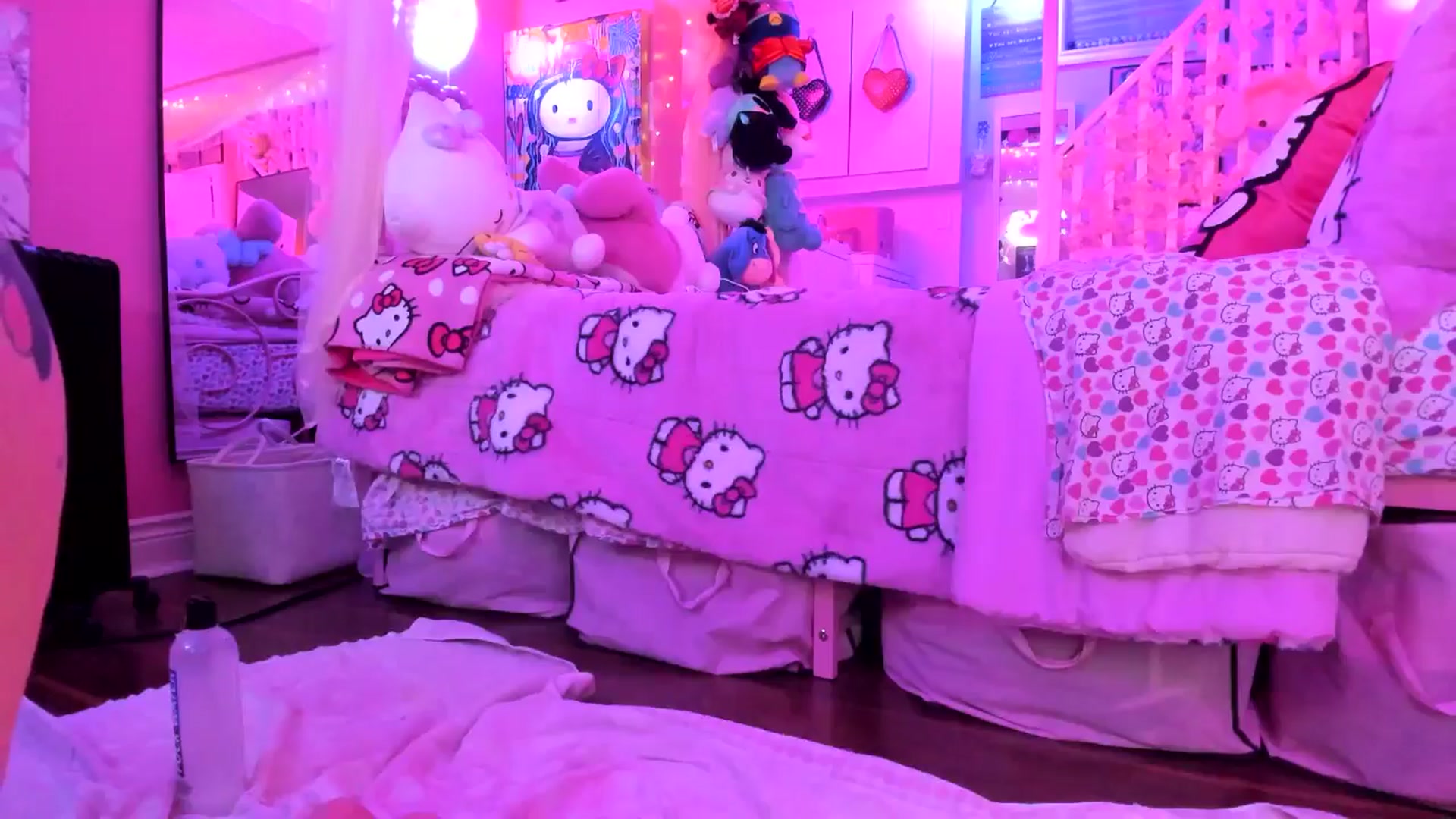 Gallery image thumbnail from lovesick's myfreecams stream on, 02/14/2026, 02:25 image 14 of 20