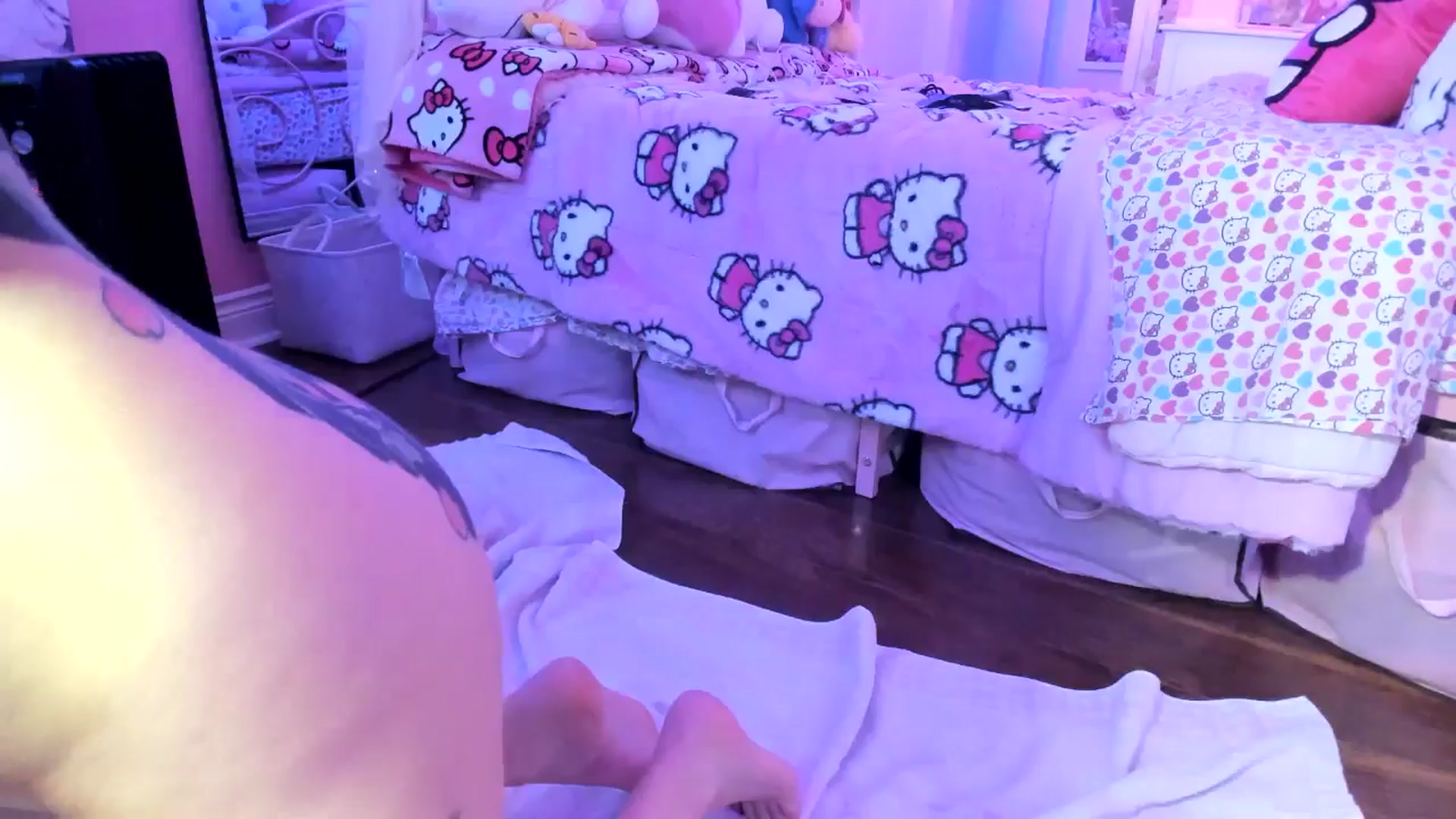 Gallery image thumbnail from lovesick's myfreecams stream on, 02/14/2026, 02:25 image 18 of 20