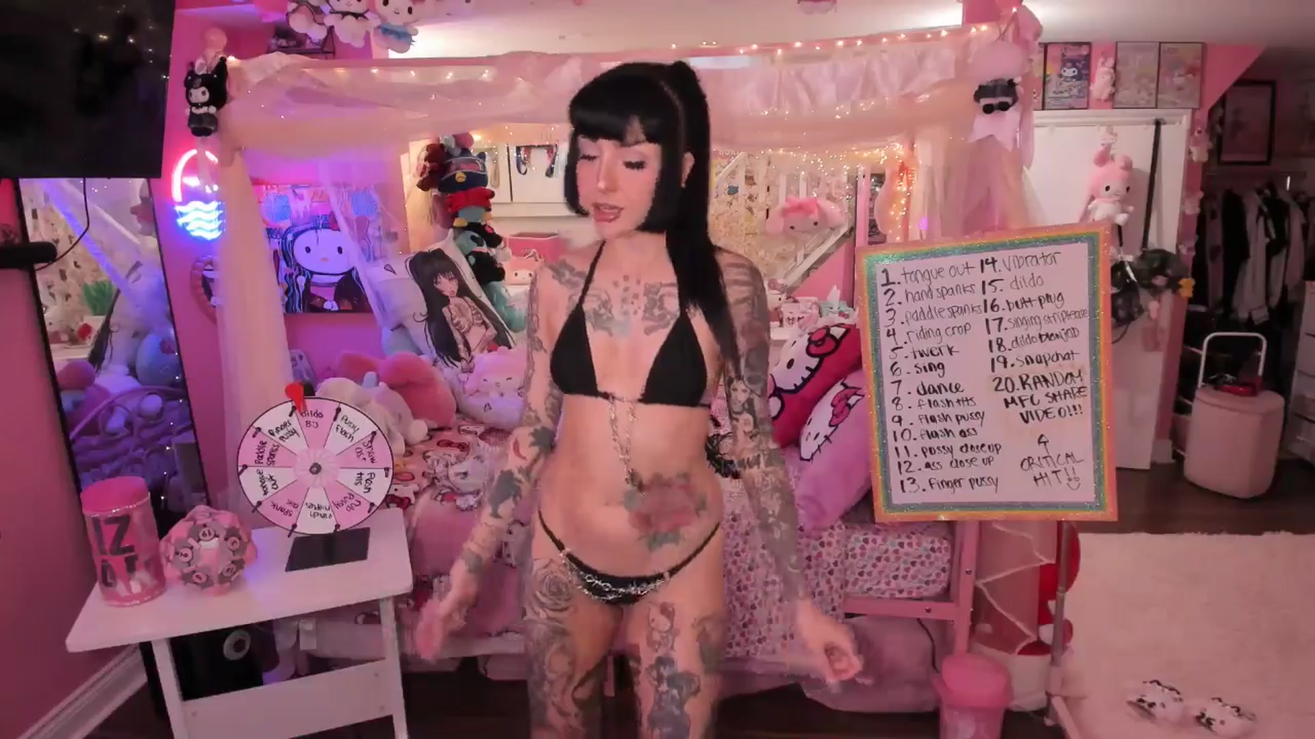 Gallery image thumbnail from lovesick's myfreecams stream on, 05/05/2026, 24:06 image 10 of 20