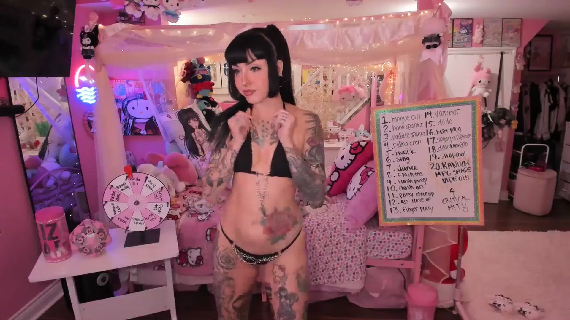 Gallery image thumbnail from lovesick's myfreecams stream on, 05/05/2026, 24:06 image 11 of 20