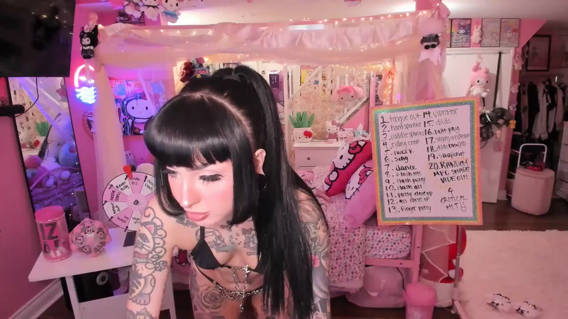 Gallery image thumbnail from lovesick's myfreecams stream on, 05/05/2026, 24:06 image 2 of 20