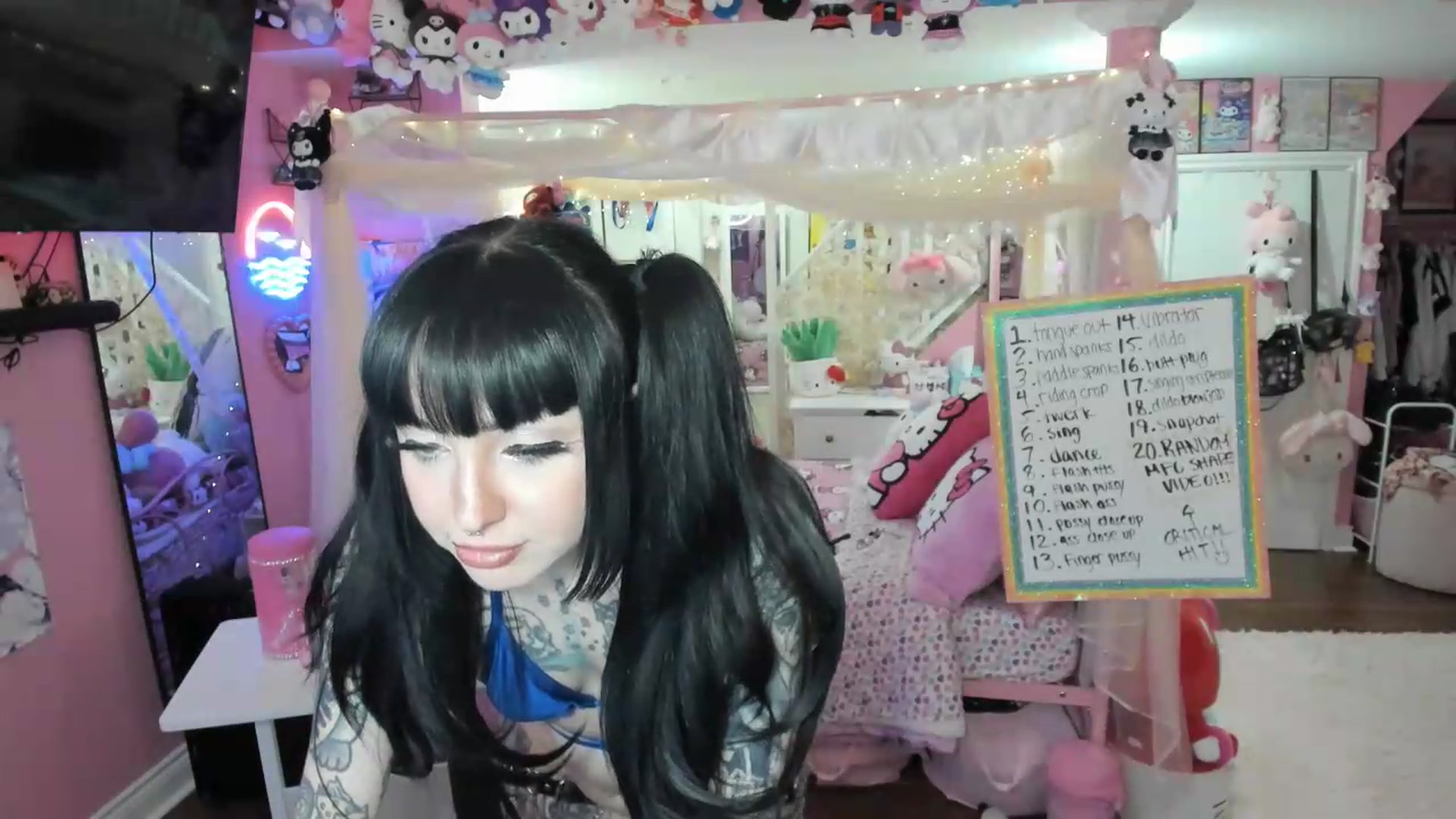 Gallery image thumbnail from lovesick's myfreecams stream on, 05/28/2026, 02:18 image 15 of 20