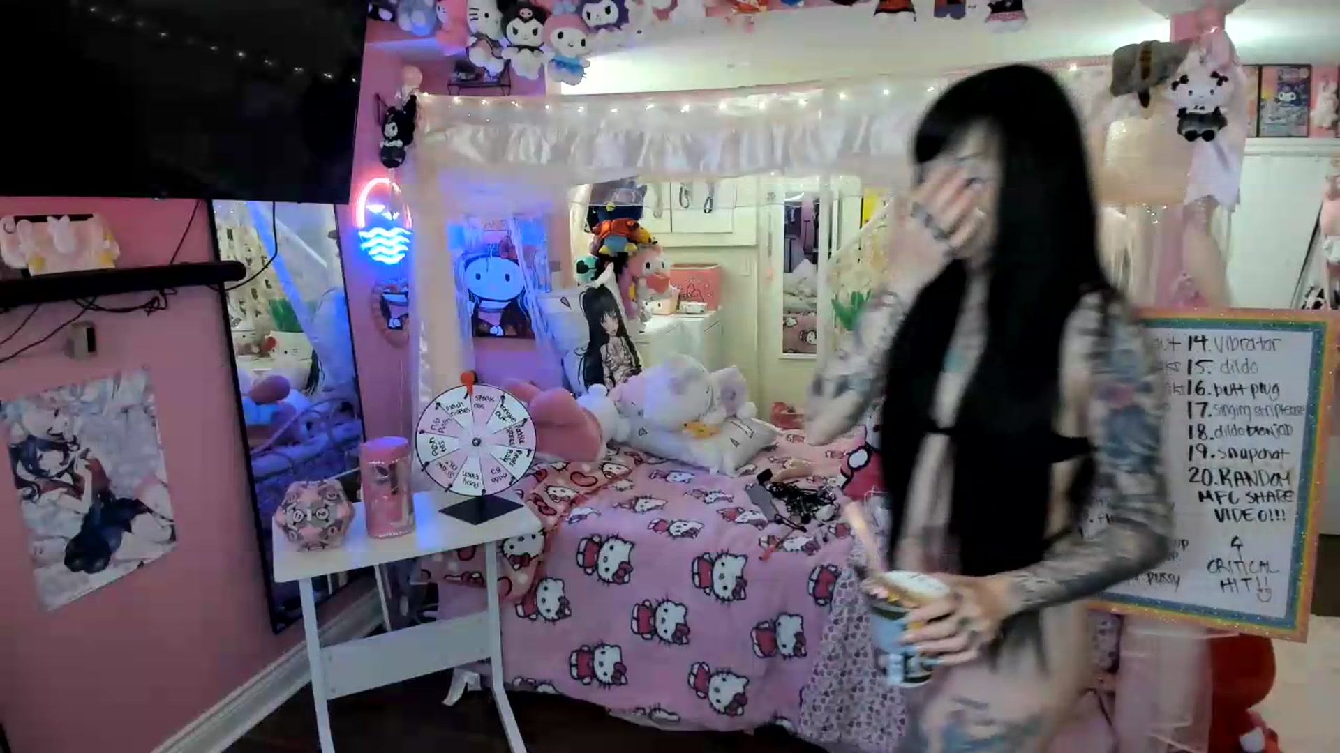 Gallery image thumbnail from lovesick's myfreecams stream on, 07/22/2026, 01:19 image 17 of 20