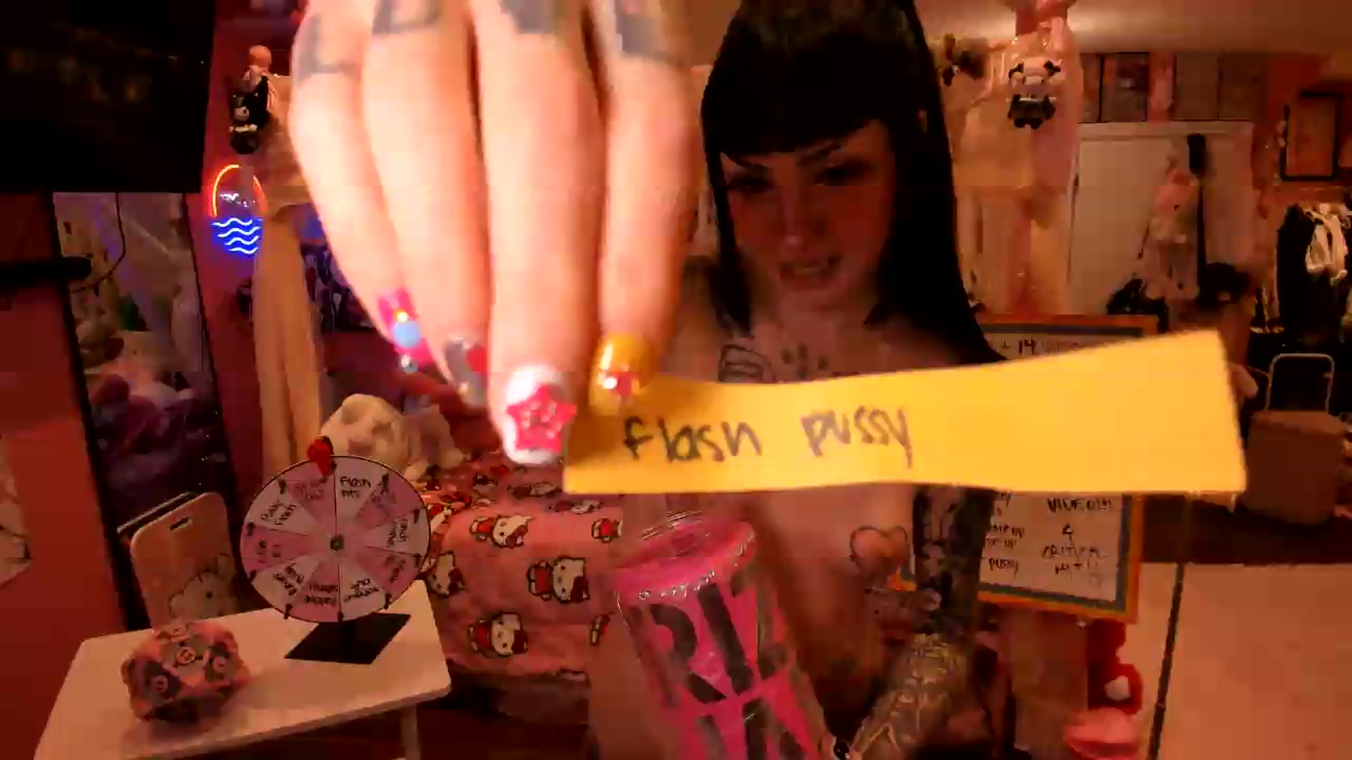 Gallery image thumbnail from lovesick's myfreecams stream on, 08/09/2026, 22:28 image 4 of 20