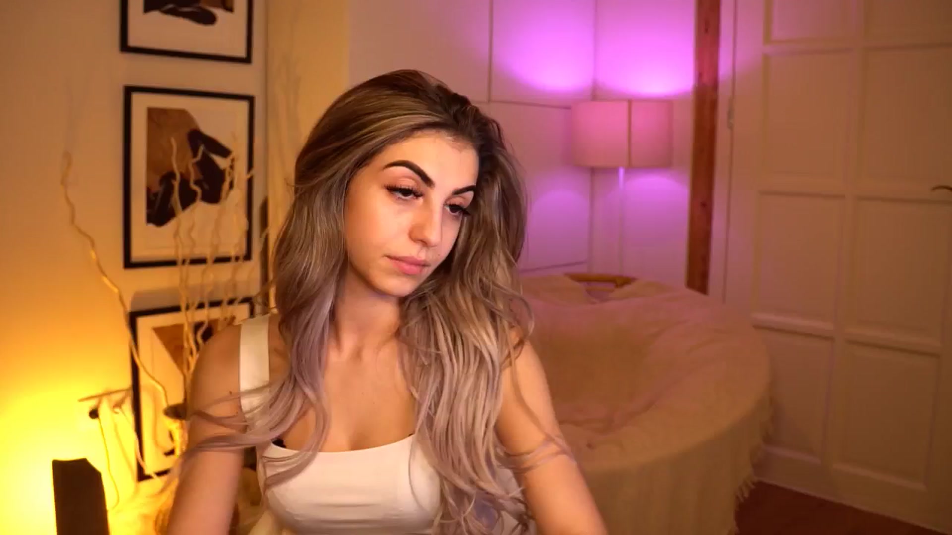 Gallery image thumbnail from lovlybambi's myfreecams stream on, 05/07/2024, 16:00 image 20 of 20