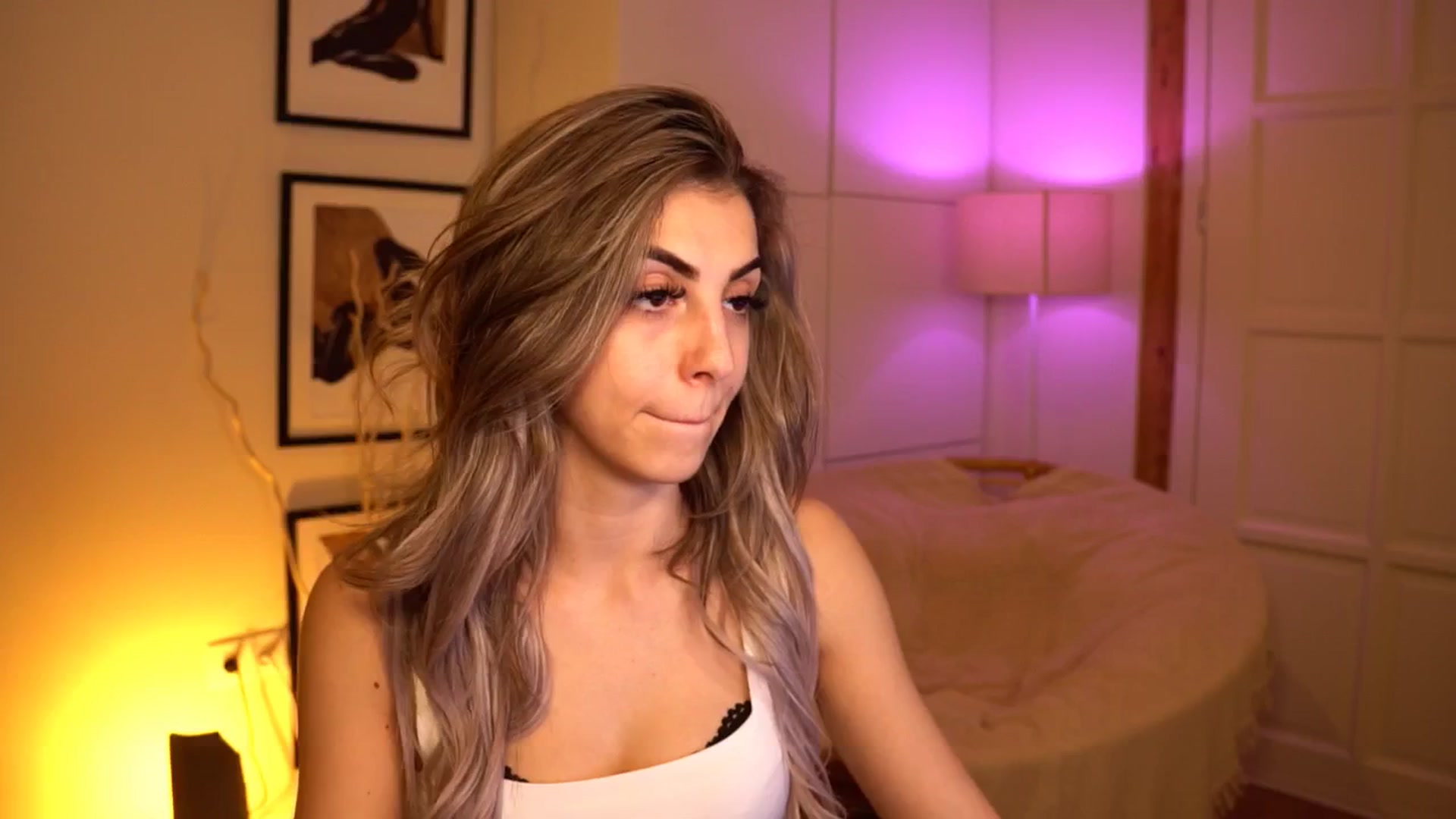 Gallery image thumbnail from lovlybambi's myfreecams stream on, 05/07/2024, 16:00 image 4 of 20