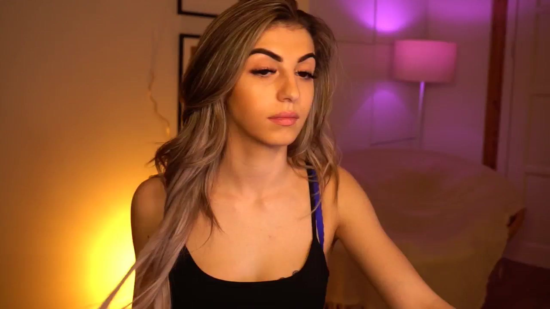 Gallery image thumbnail from lovlybambi's myfreecams stream on, 05/08/2024, 16:48 image 1 of 20