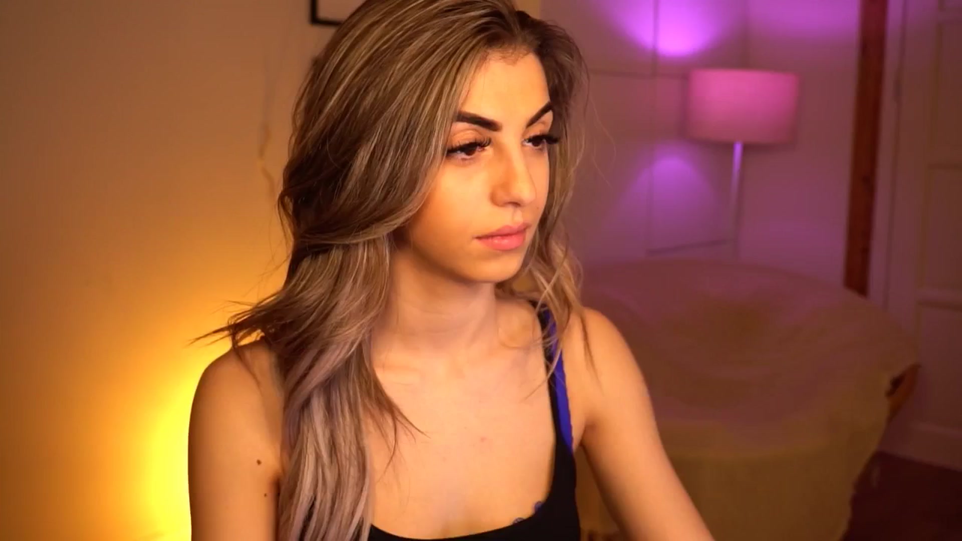Gallery image thumbnail from lovlybambi's myfreecams stream on, 05/08/2024, 16:48 image 2 of 20