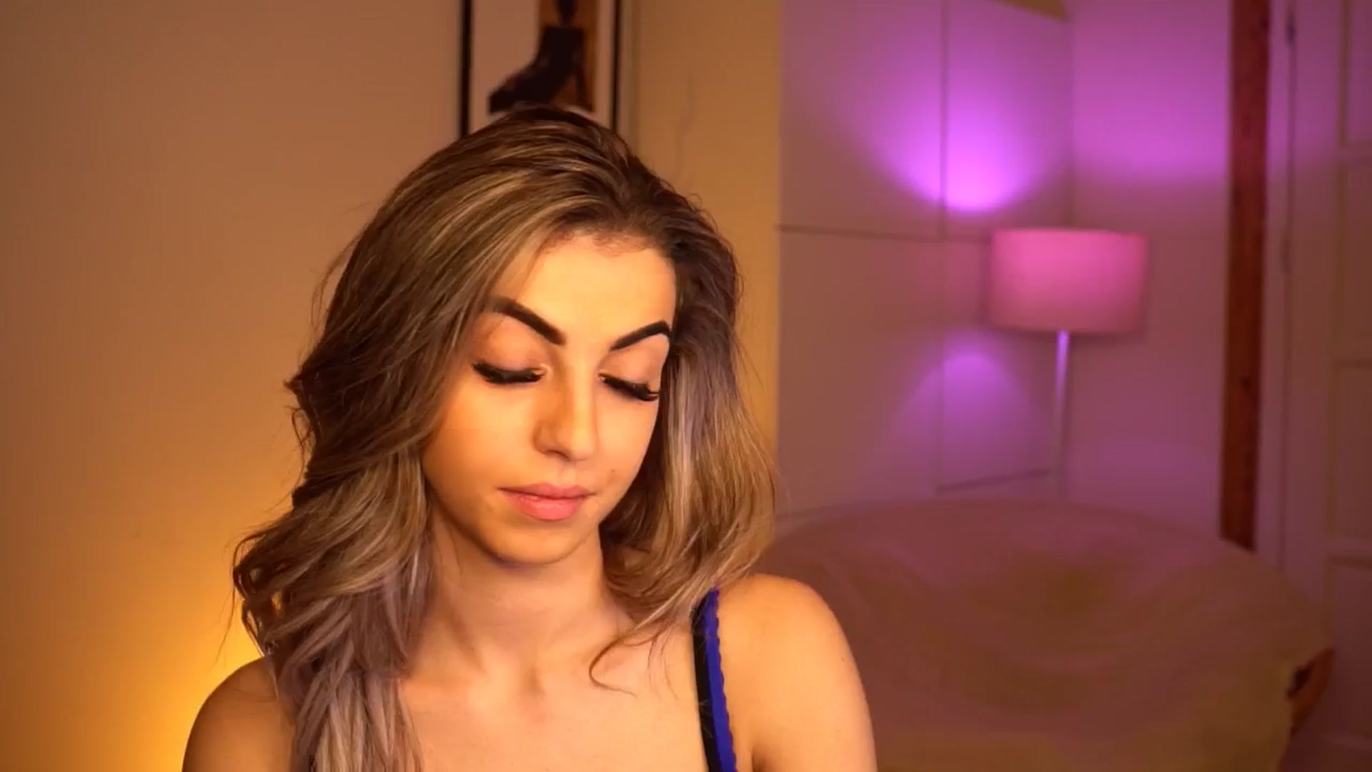 Gallery image thumbnail from lovlybambi's myfreecams stream on, 05/08/2024, 16:48 image 8 of 20