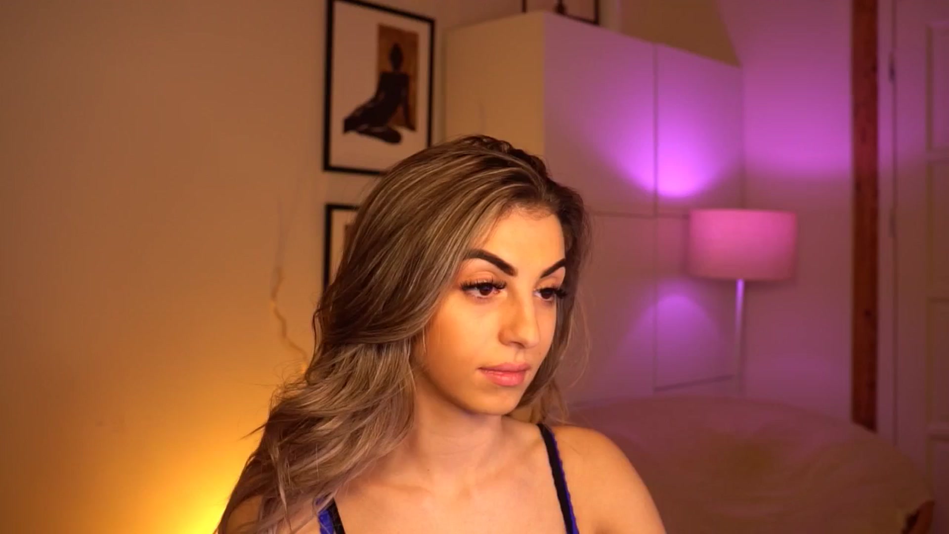 Gallery image thumbnail from lovlybambi's myfreecams stream on, 05/08/2024, 16:48 image 17 of 20