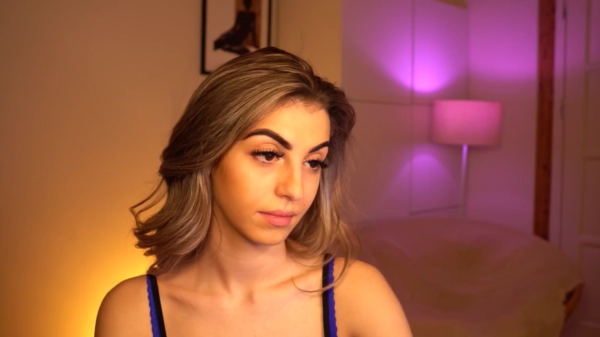 Gallery image thumbnail from lovlybambi's myfreecams stream on, 05/08/2024, 16:48 image 9 of 20