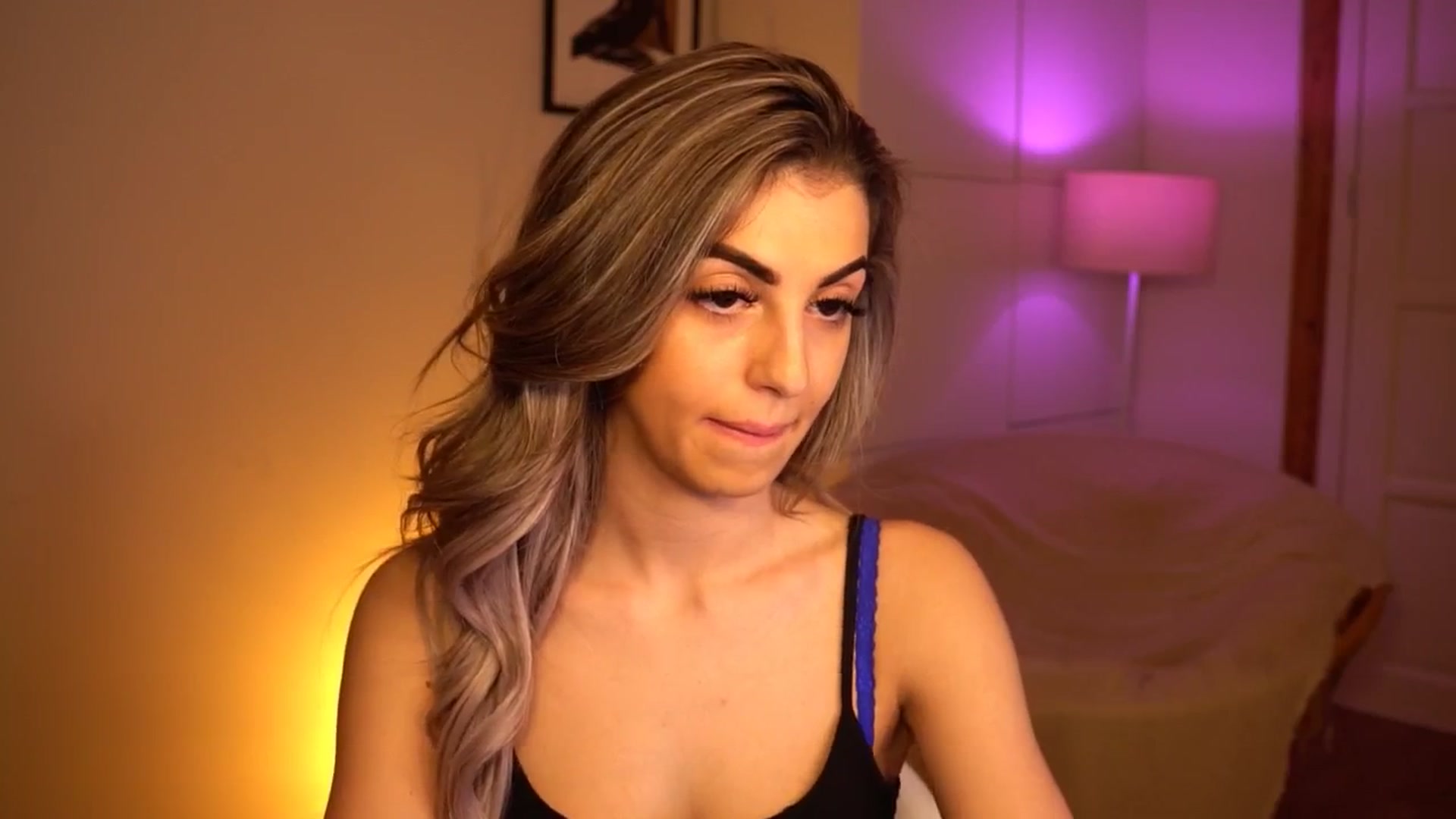Gallery image thumbnail from lovlybambi's myfreecams stream on, 05/08/2024, 18:22 image 12 of 20