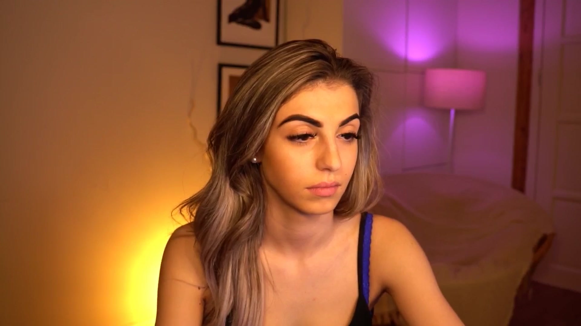 Gallery image thumbnail from lovlybambi's myfreecams stream on, 05/08/2024, 18:22 image 14 of 20