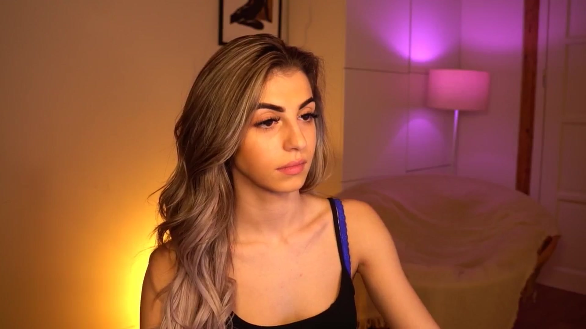 Gallery image thumbnail from lovlybambi's myfreecams stream on, 05/08/2024, 18:22 image 13 of 20