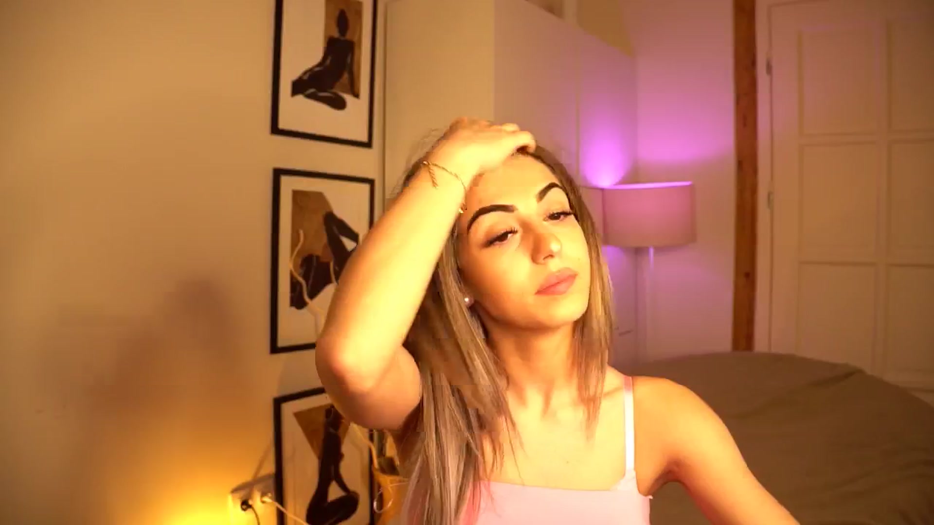 Gallery image thumbnail from lovlybambi's myfreecams stream on, 05/16/2024, 10:38 image 15 of 20