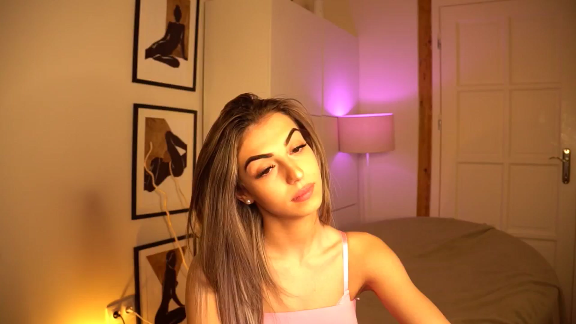 Gallery image thumbnail from lovlybambi's myfreecams stream on, 05/16/2024, 10:38 image 7 of 20